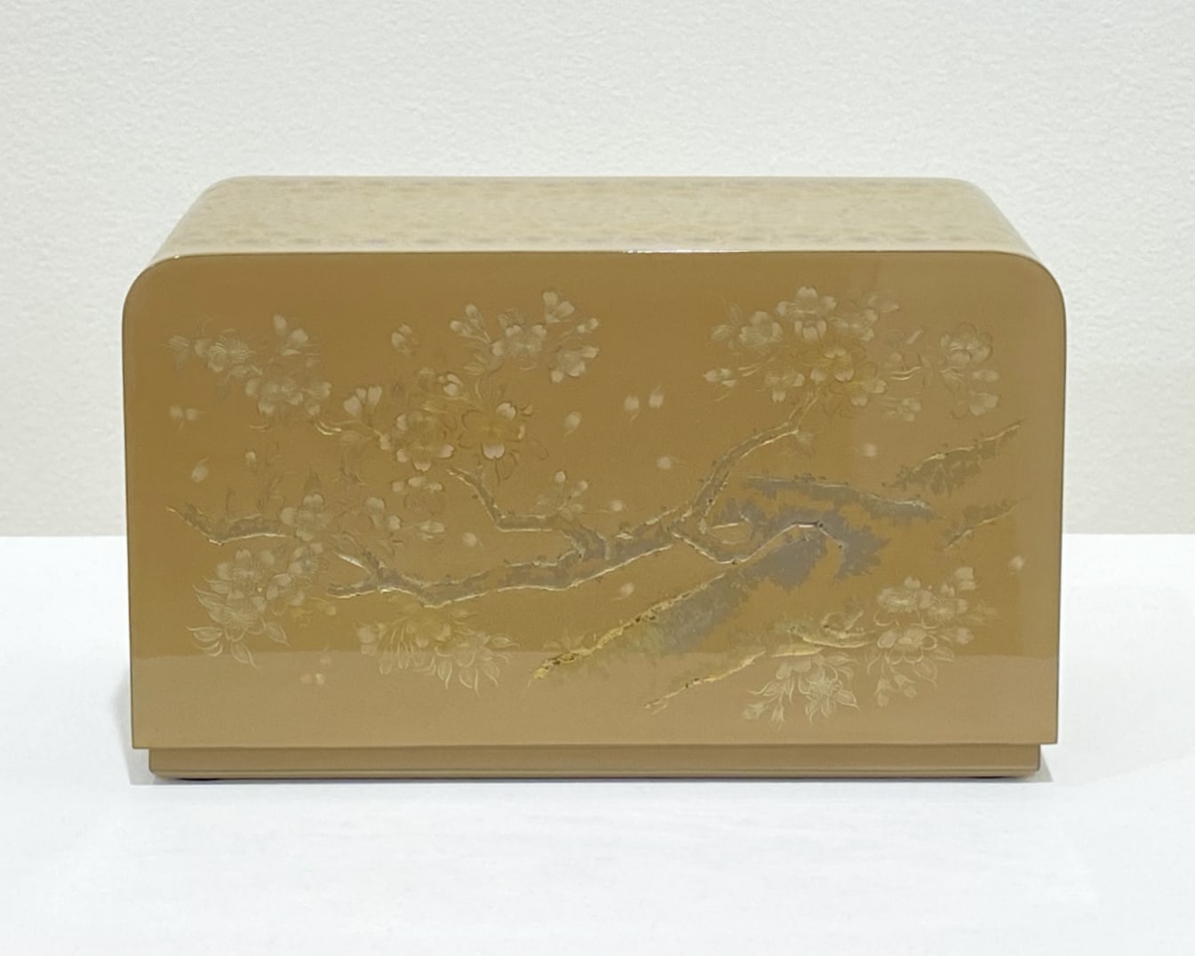 Mizushiri Kota, Box with Design in Chinkin,