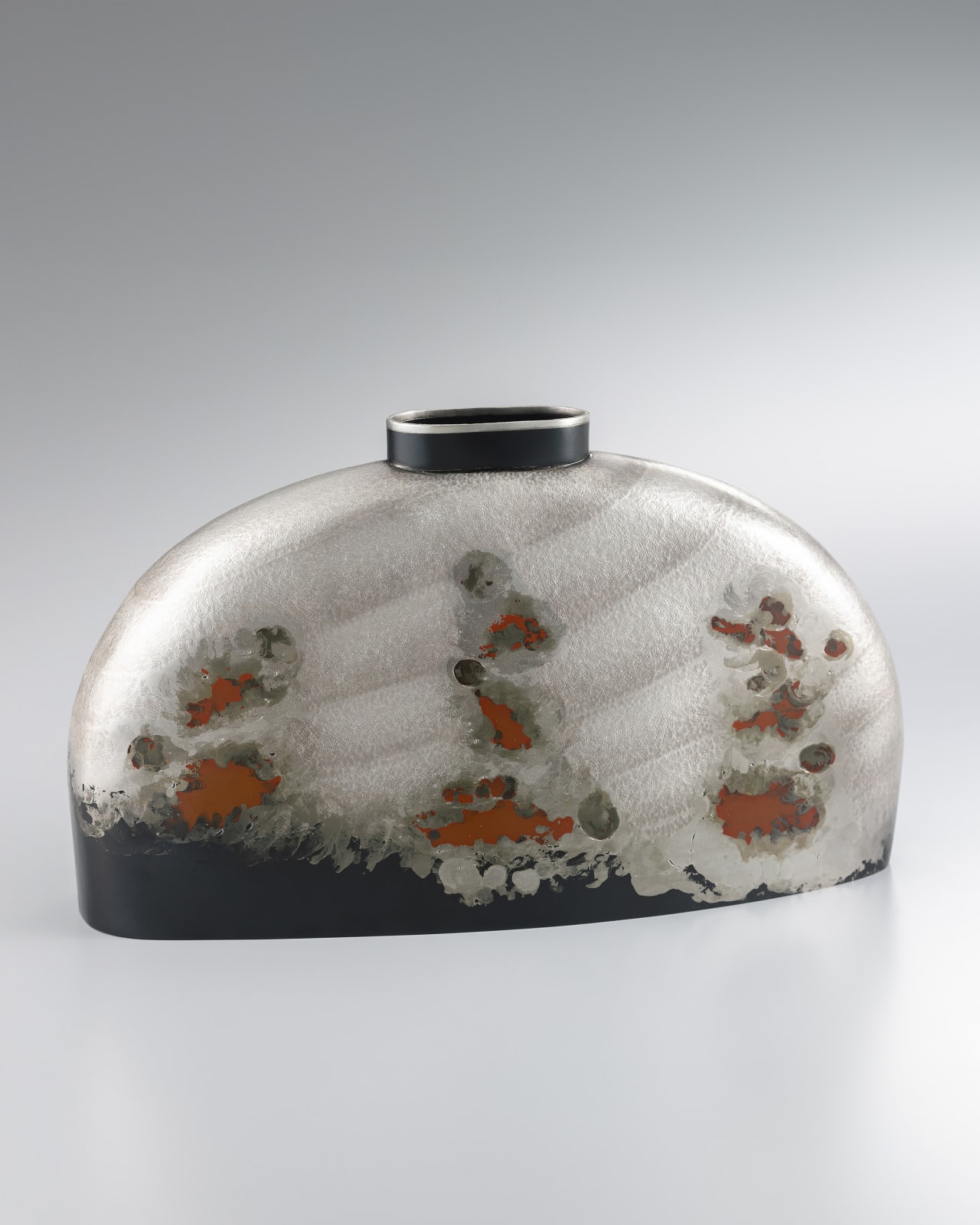 Oshiyama Motoko, Kakuhanmon Vase “Shunpu” (Spring Wind), 2018