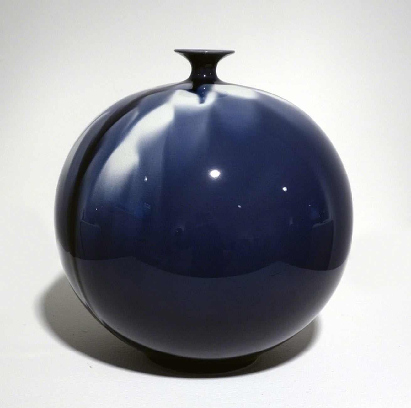 Tokuda Yasokichi IV , Jar - Blue Diamond Flower 02, 2010