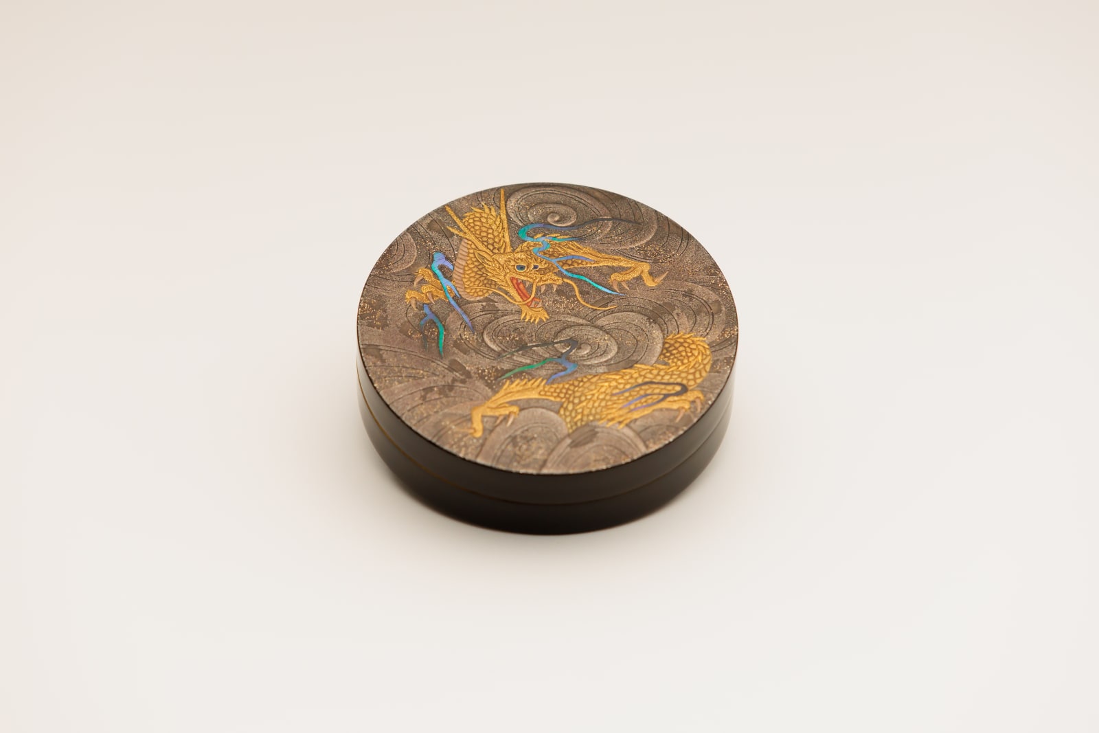 Chahira Issai of Senshudo, Incense Container, “Dragon”, 2022