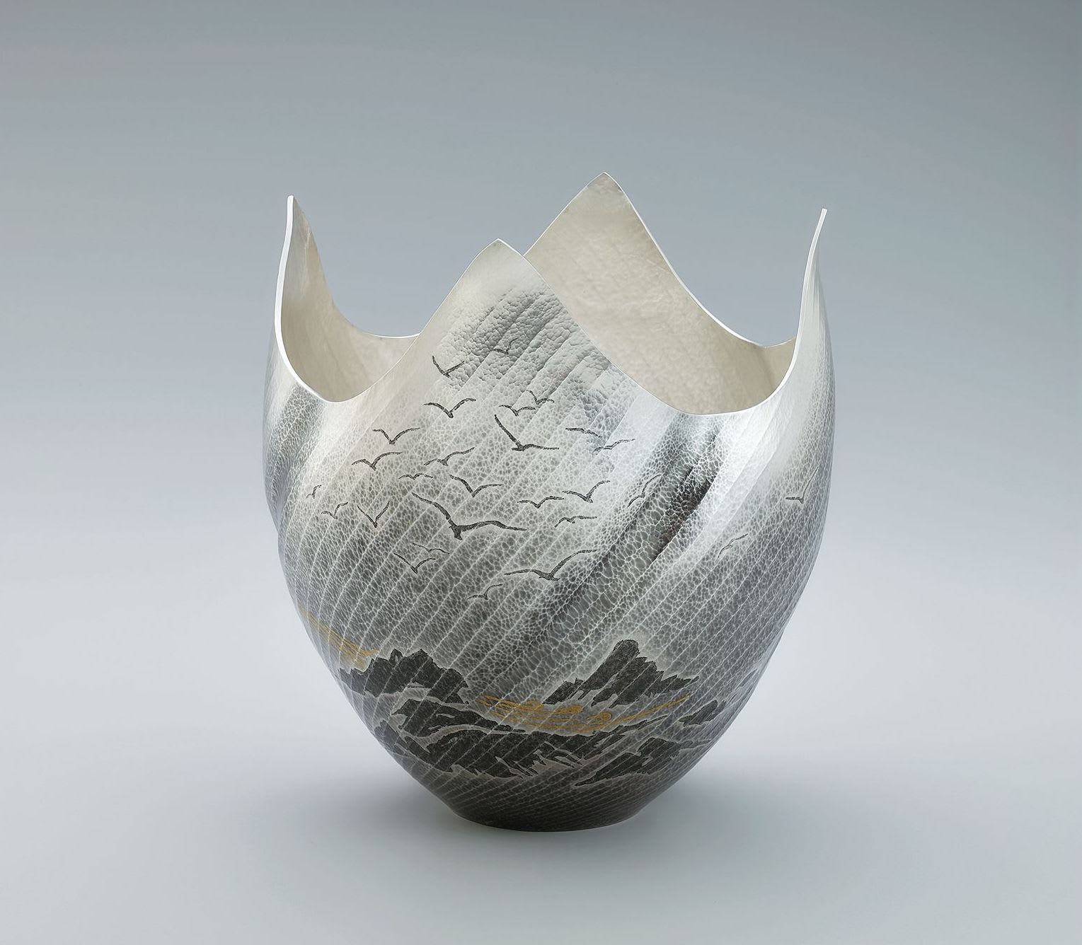 Silver Vase Araiso (Rough Shore), 2020 Hammered silver with nunome zogan (textile imprint inlay) decoration in lead and gold h. 10 5/8 x w. 10 x d. 10 in. (27.1 x 25.3 x 25.3 cm)