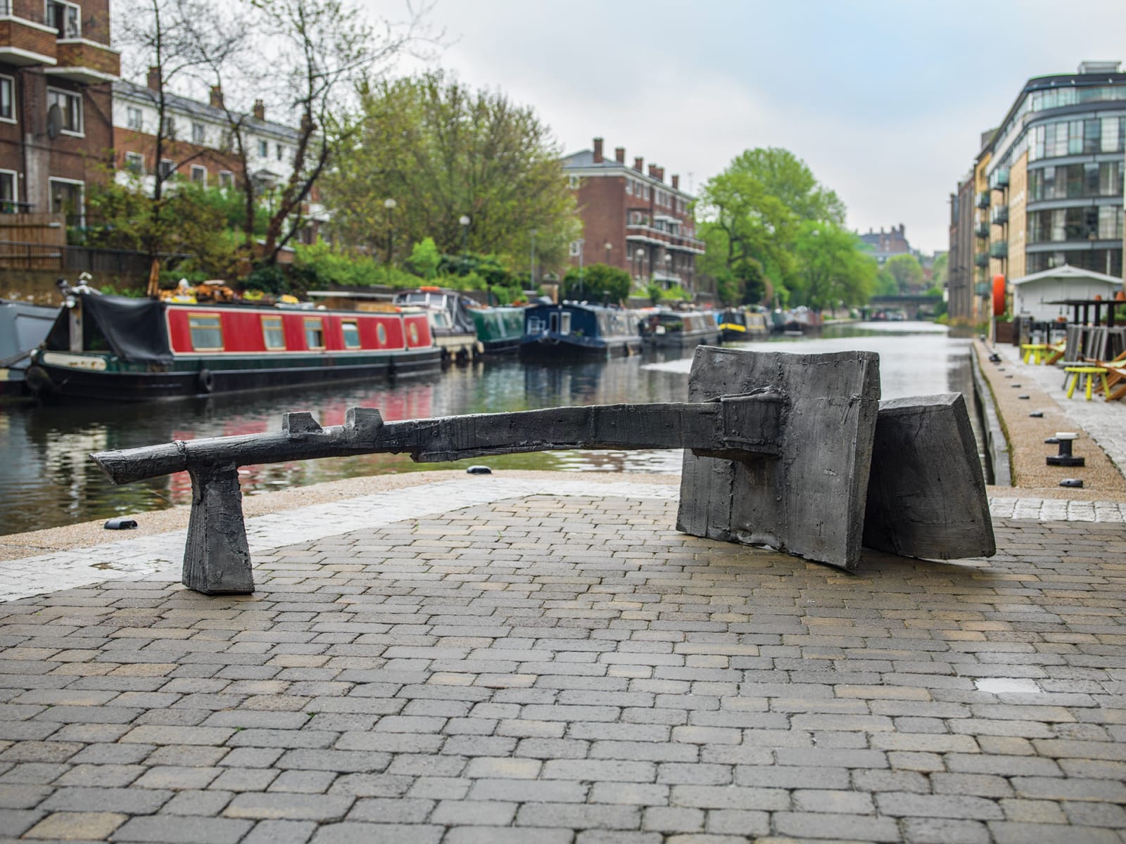 Installation view of Geoffrey Clarke's Battersea II, Pangolin London's Sculpture Trail.