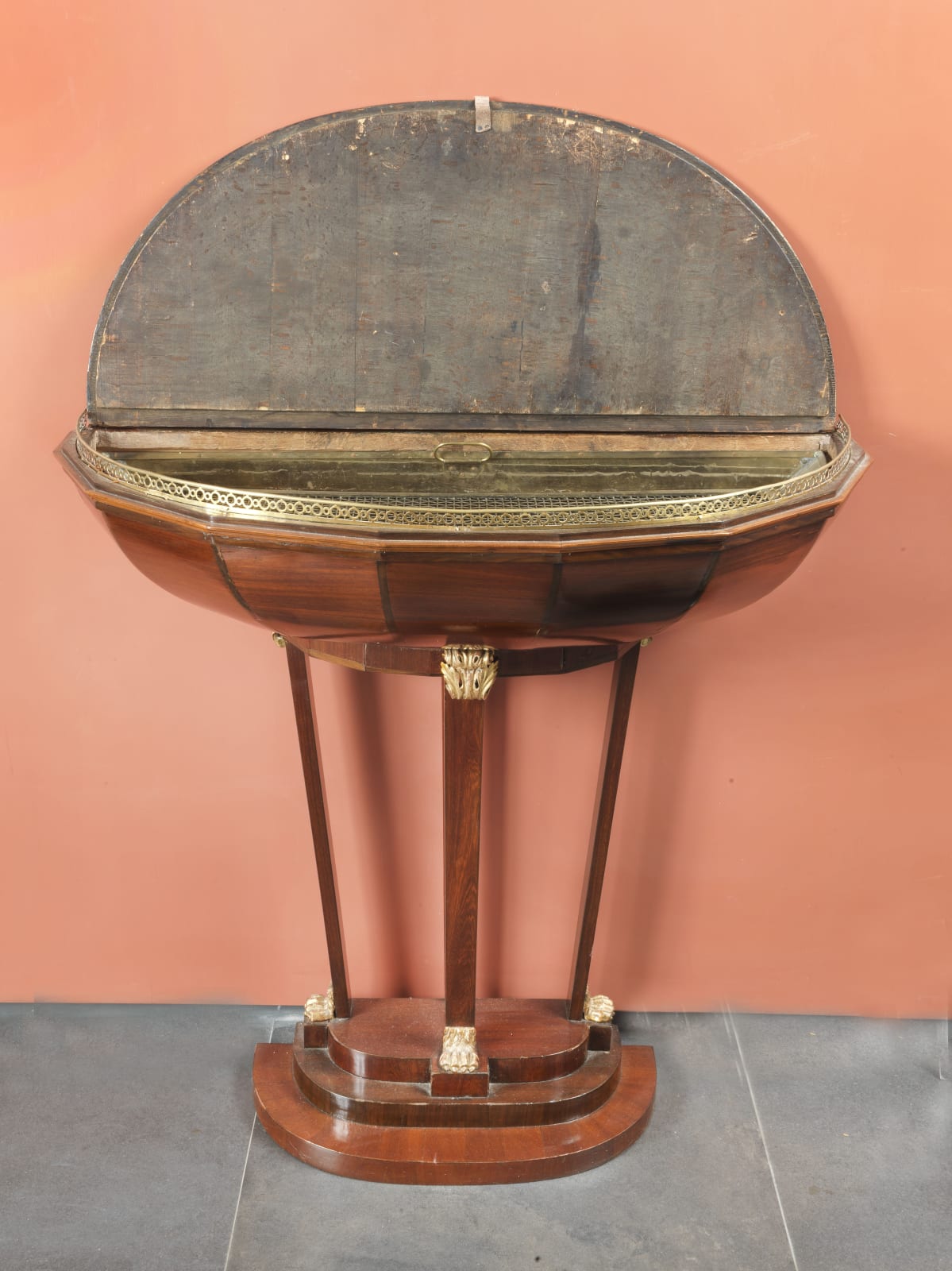 Italian school, Pair of semicircular consoles - planters