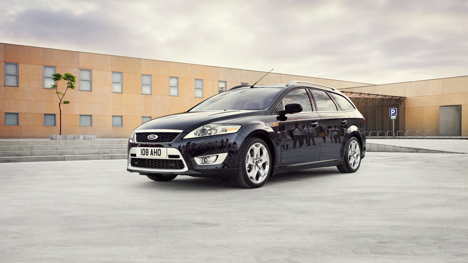Ford Mondeo, Ogilvy, London