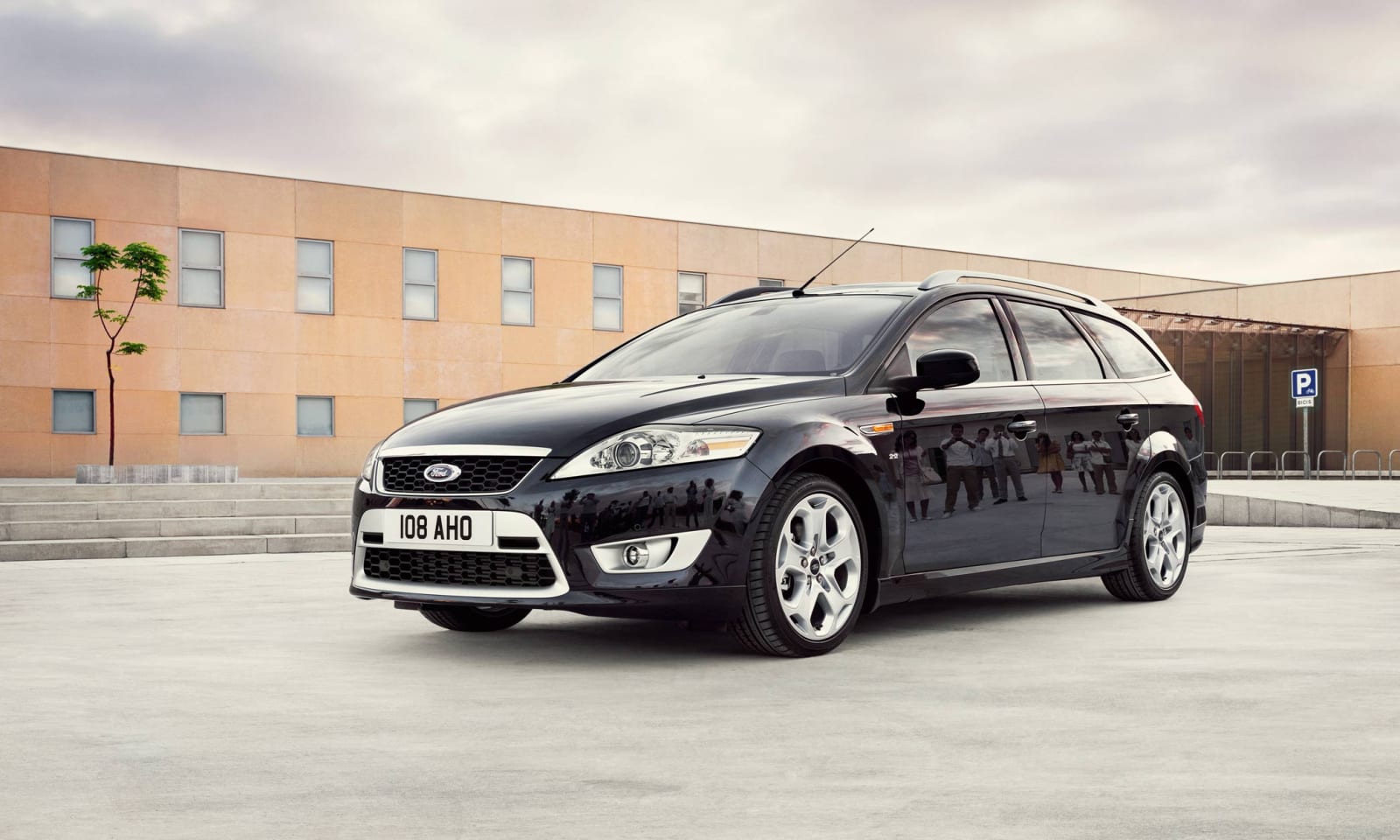 Ford Mondeo, Ogilvy, London