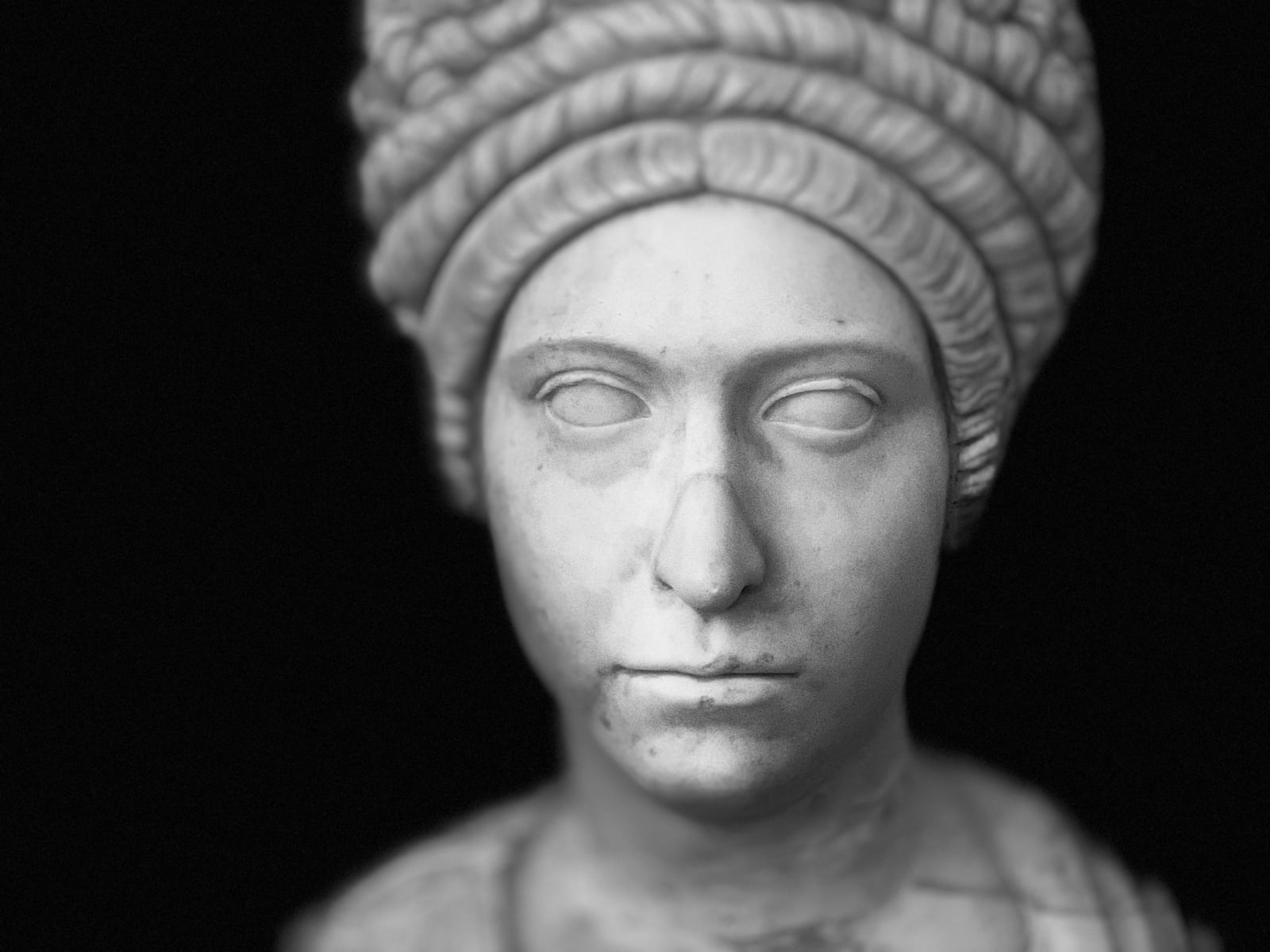 Diana Matar, From the series Tête à Tête, No.16 Unidentified Portrait, 2019