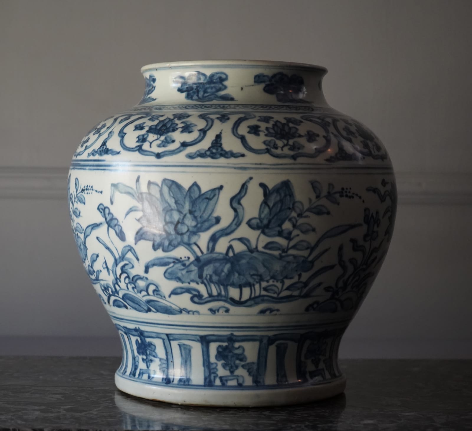 Unknown, A large underglaze blue baluster Jar, Ming Dinasty, date circa 1500