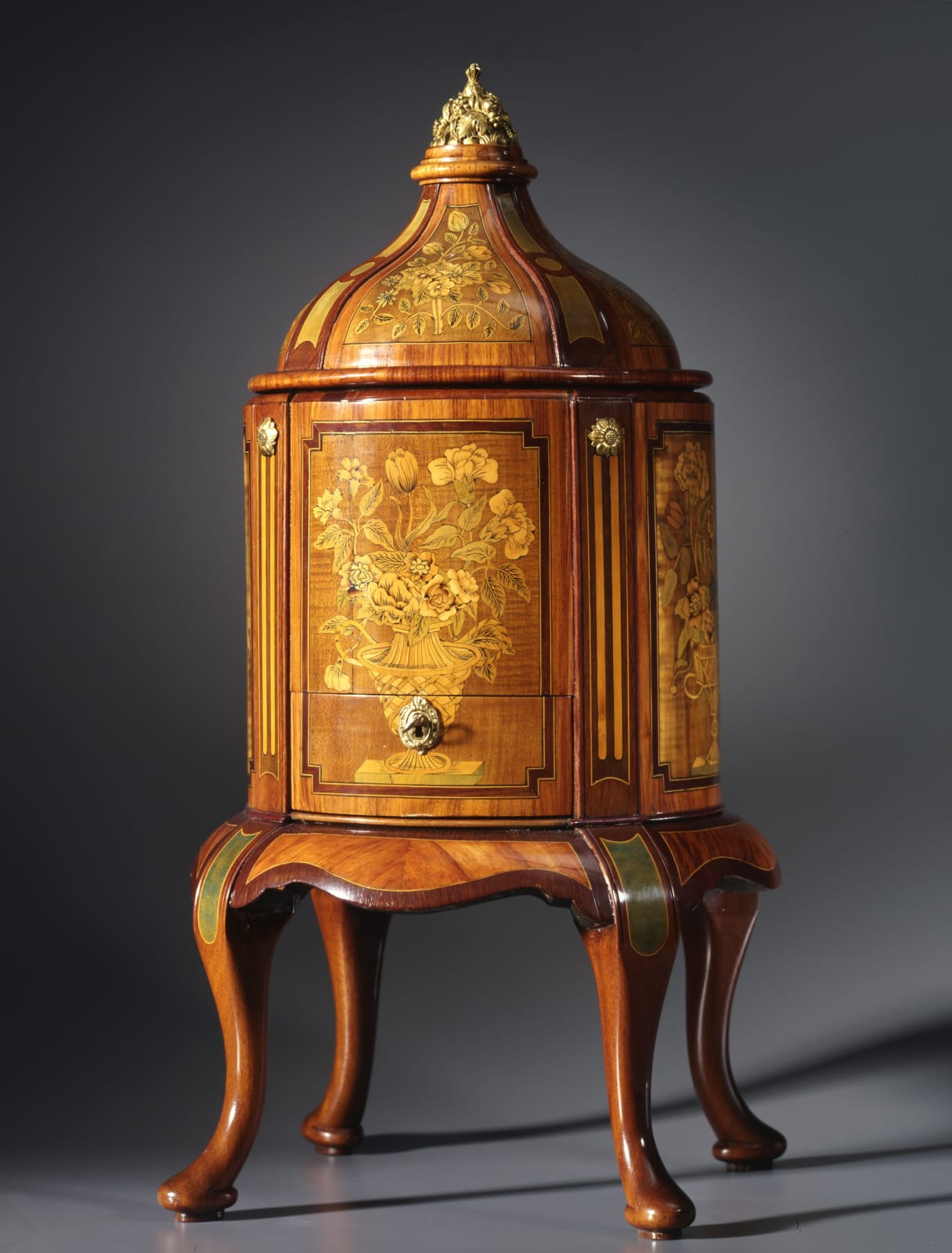 Jean-François Oeben (attributed to), A Louis XV jardinière attributed to Jean-François Oeben, Paris, date circa 1760