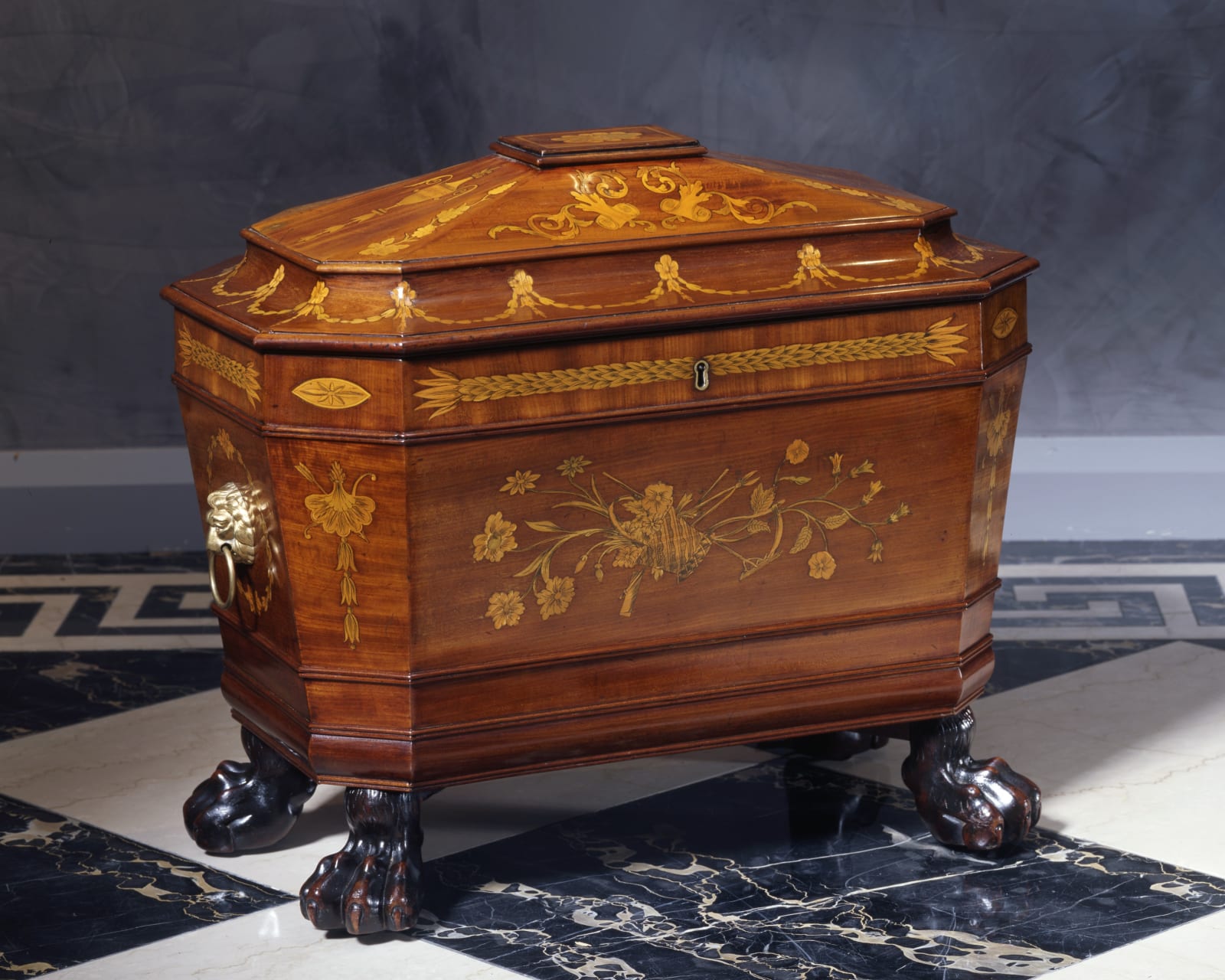 Unknown, A George III wine cooler, English, date circa 1790