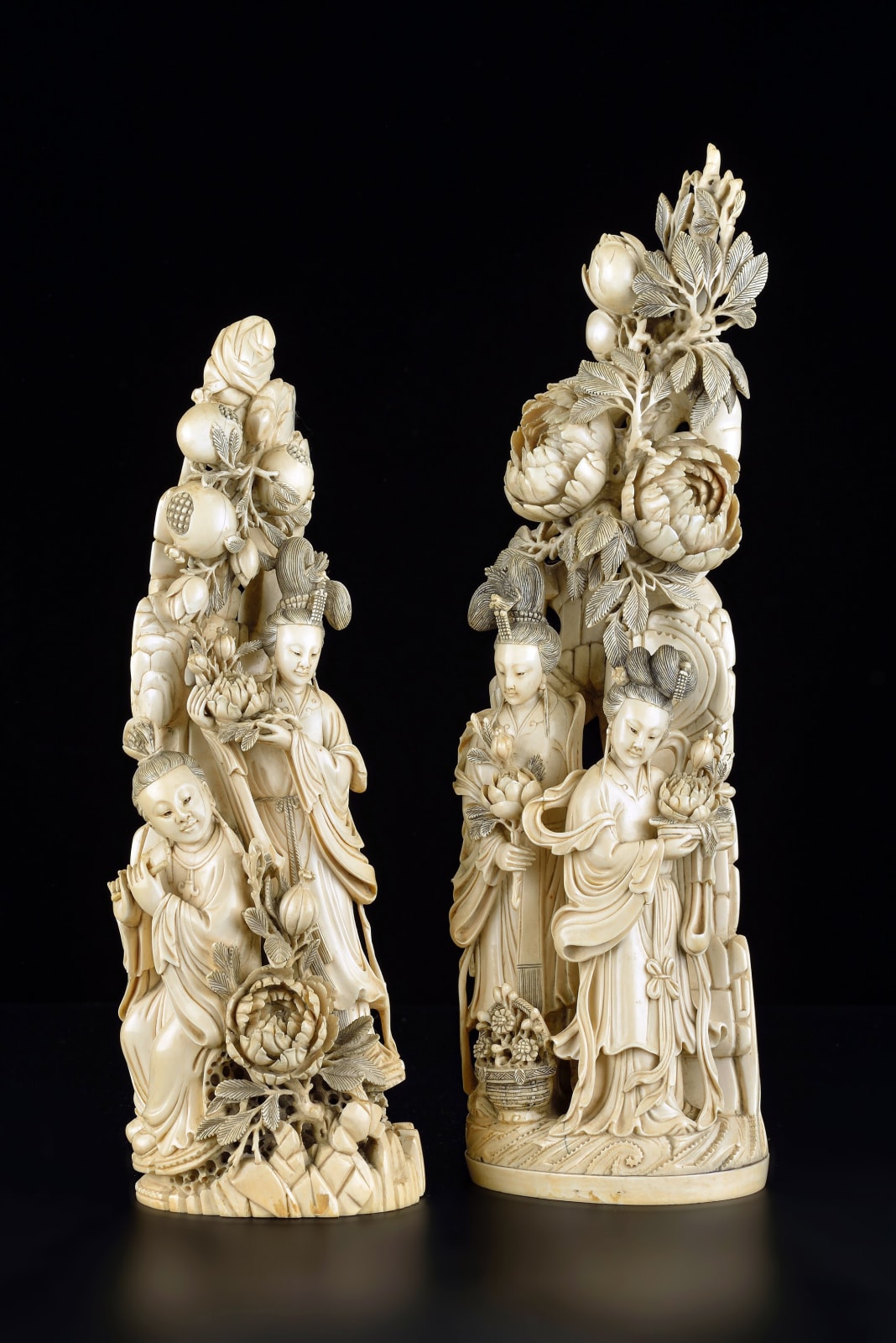 Unknown, A carved pair of Chinese Qing dynasty figurines, Chinese, 19th Century
