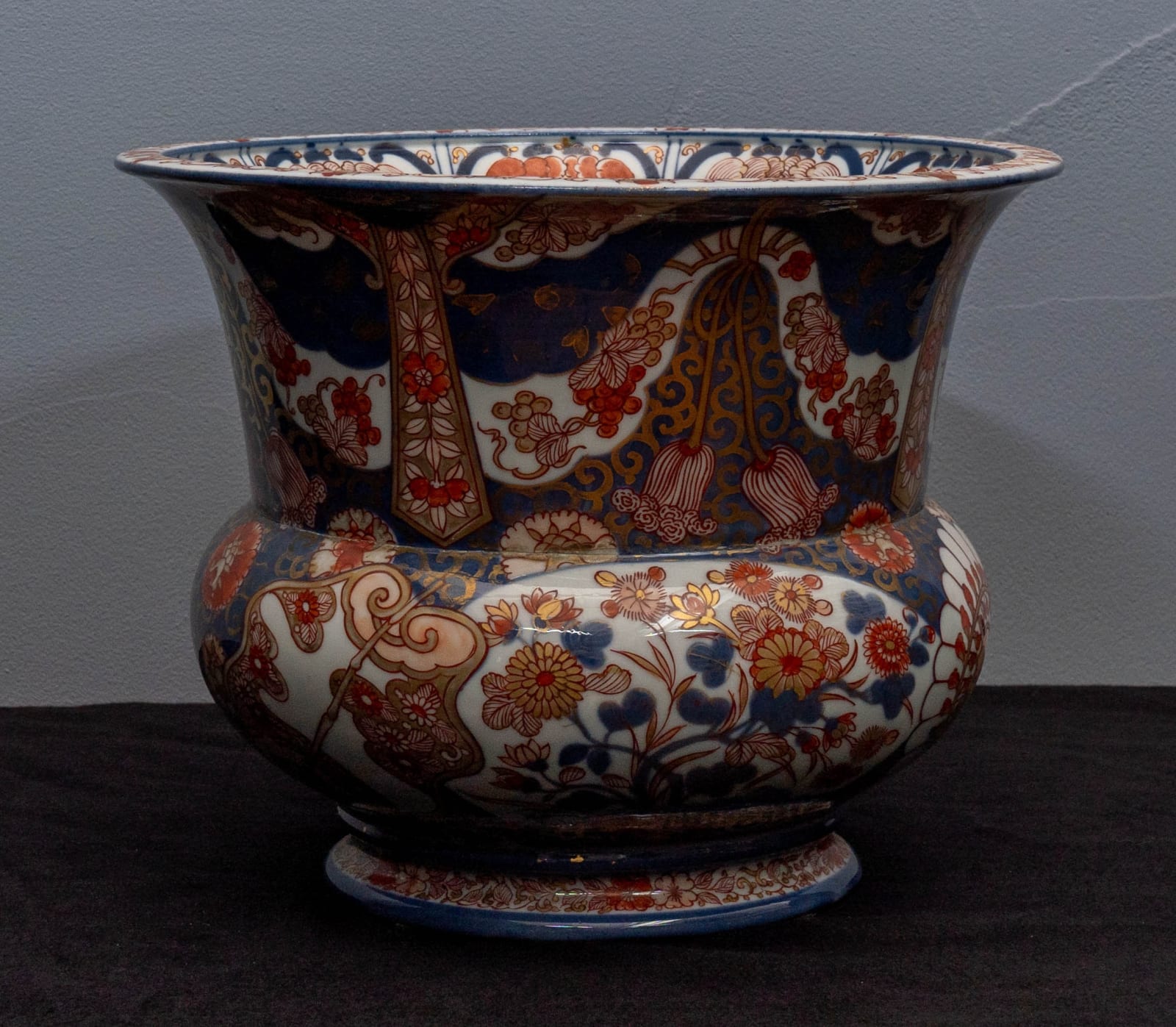 Unknown, A NINETEENTH CENTURY FRENCH PORCELAIN JARDINIÈRE IN THE JAPANESE IMARI STYLE , Montreuil, France, date circa 1880
