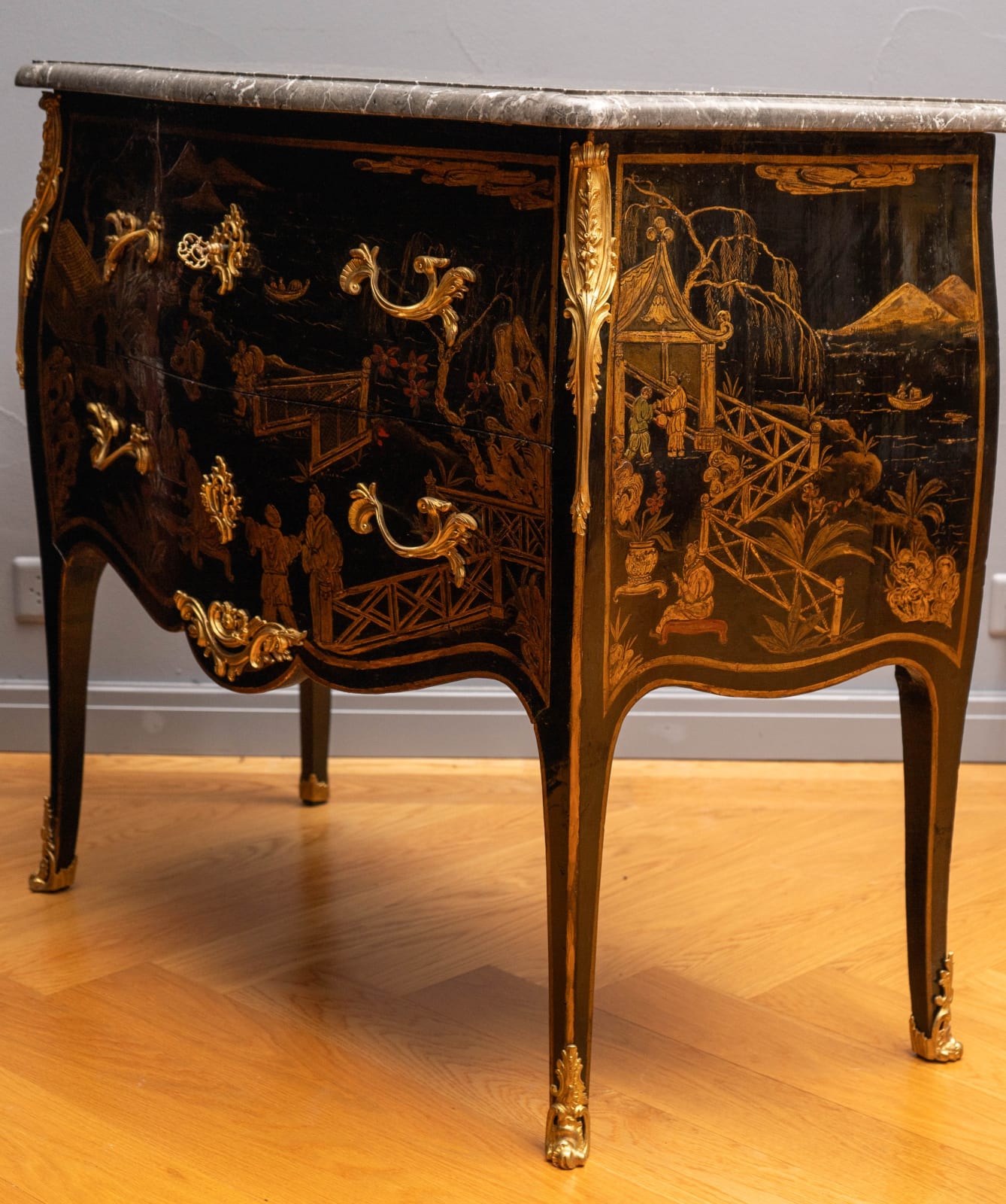 Unknown, A LOUIS XV GILT BRONZE MOUNTED ORIENTAL LACQUER COMMODE , Paris, date circa 1740-50