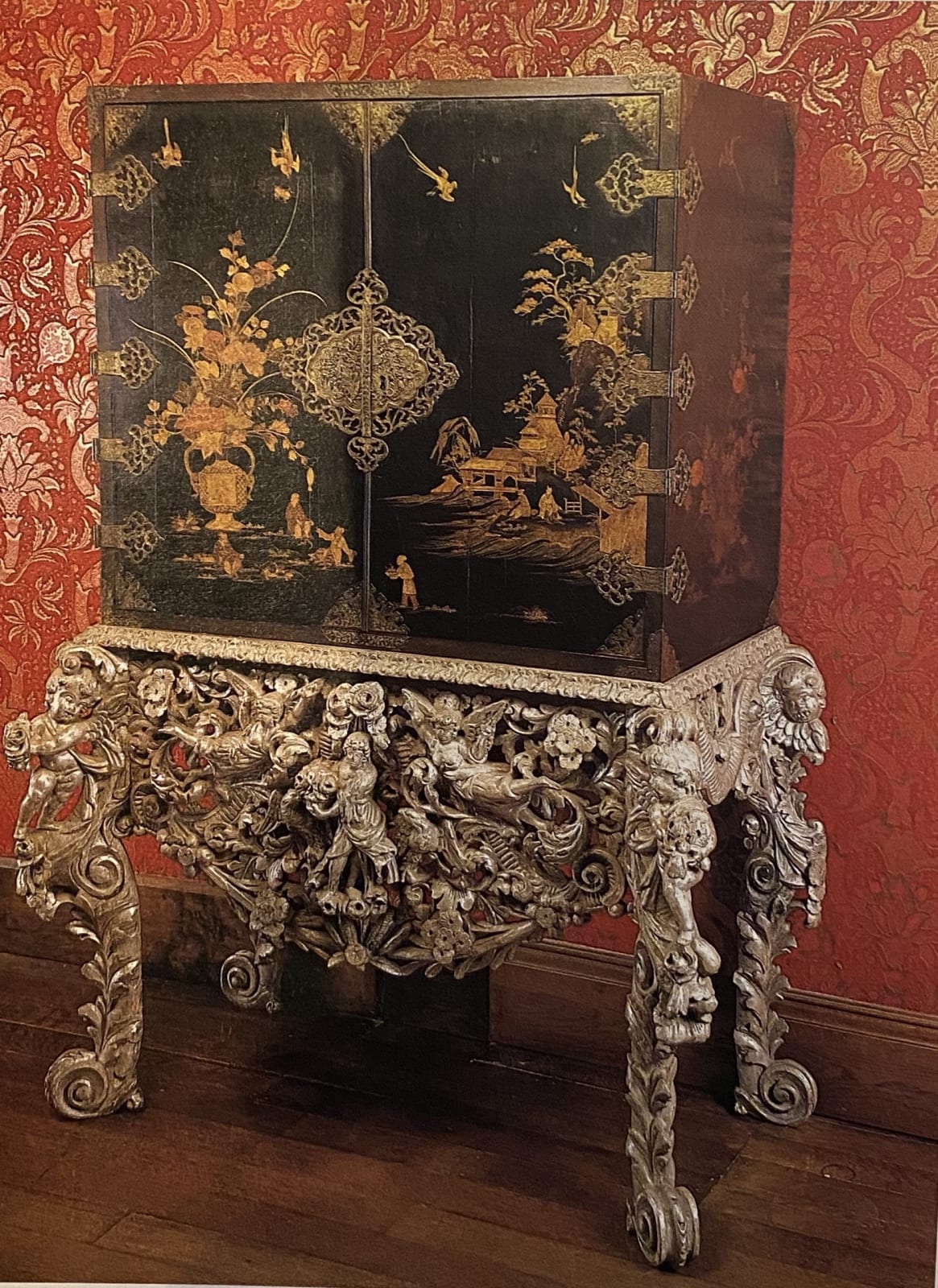 THE ATHELHAMPTON HOUSE CABIBET-ON-STAND, ENGLISH, CIRCA 1690