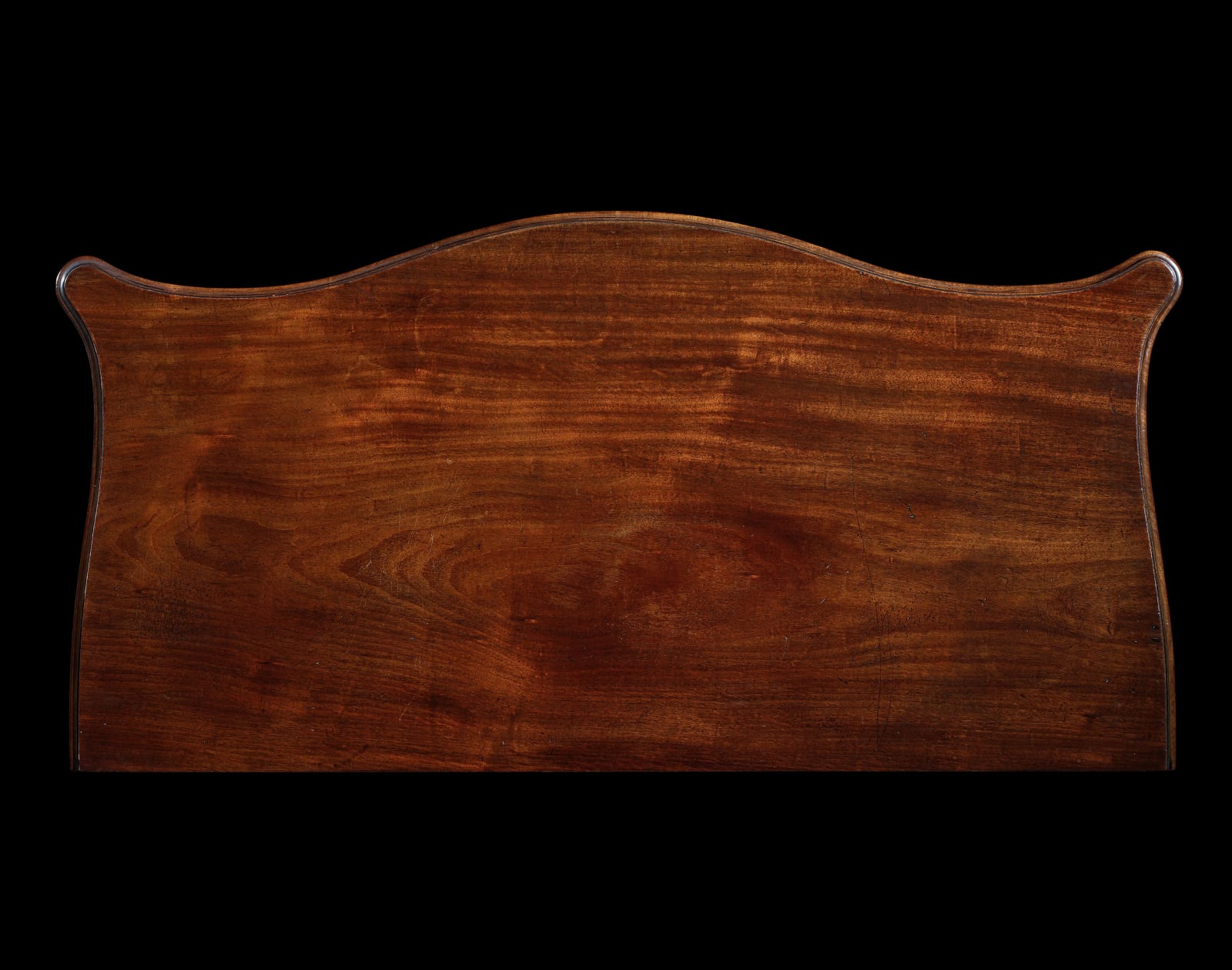 A GEORGE III MAHOGANY COMMODE ATTRIBUTED TO JOHN COBB, ENGLISH, CIRCA 1765