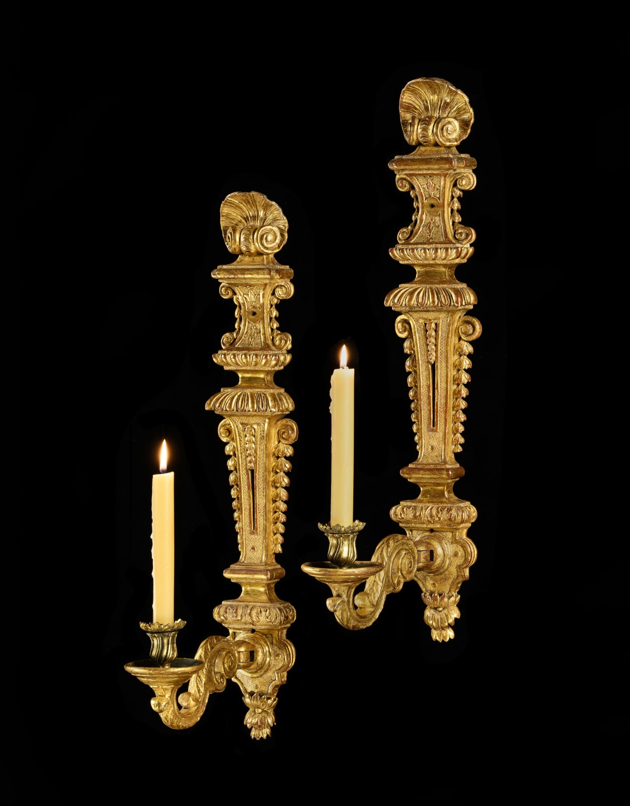 A PAIR OF ROYAL WALL LIGHTS, English, between 1699 and 1702
