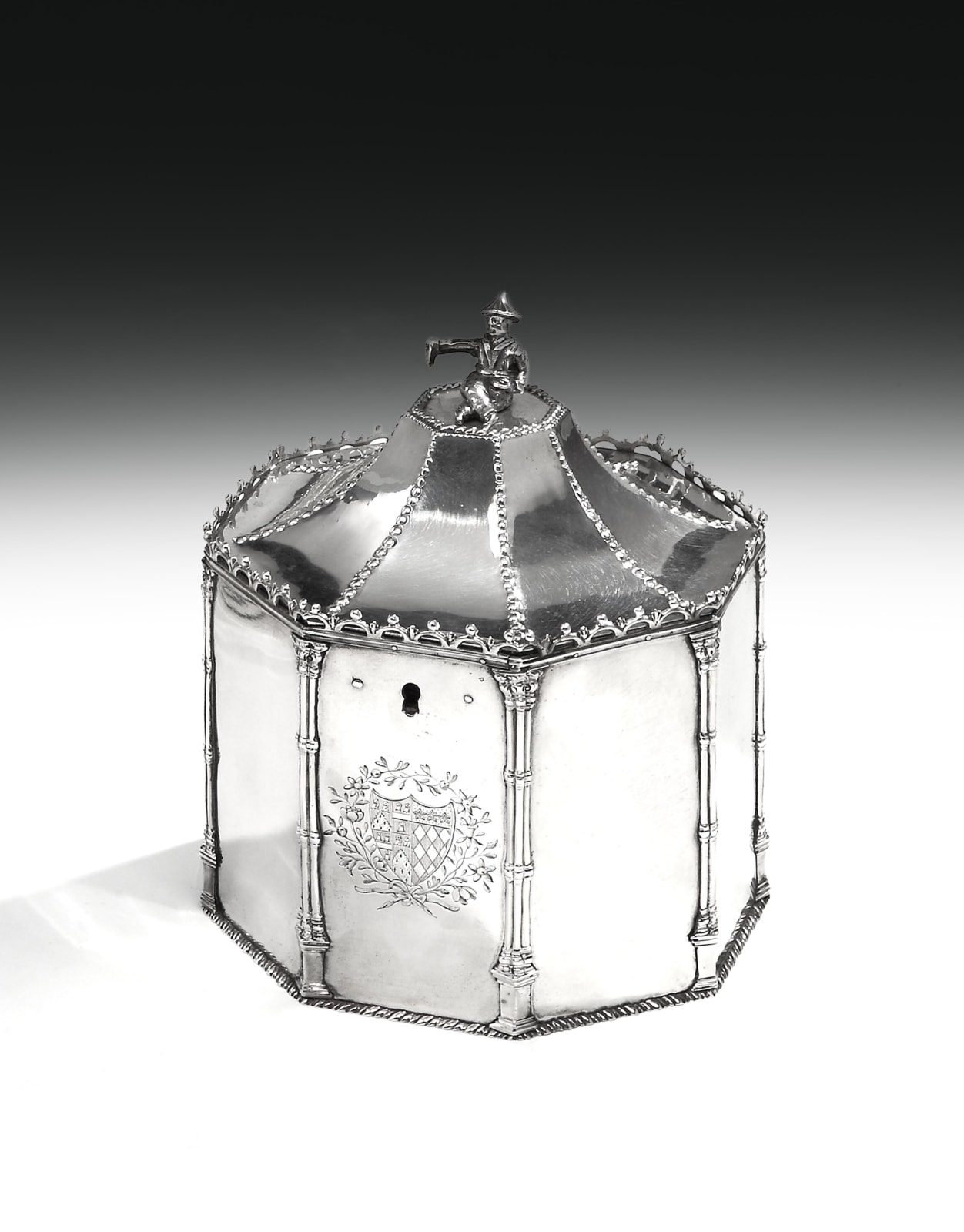 A GEORGE III SILVER TEA CADDY BY EDWARD DARVILL, English, hallmarked for London 1771