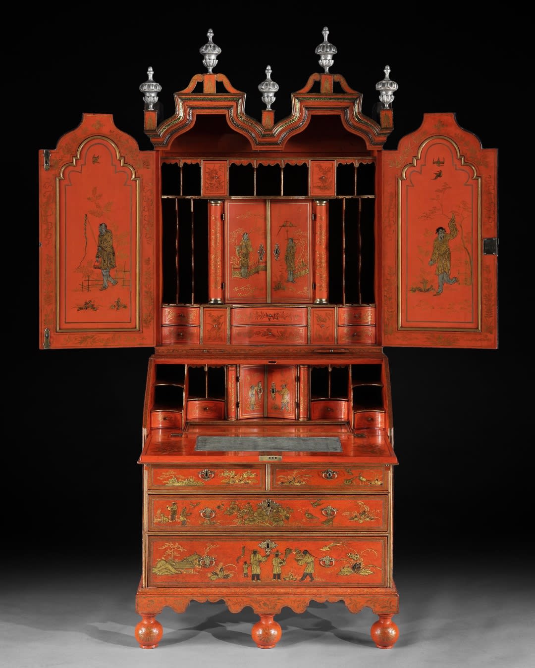 A WILLIAM AND MARY JAPANNED BUREAU CABINET, English, circa 1690