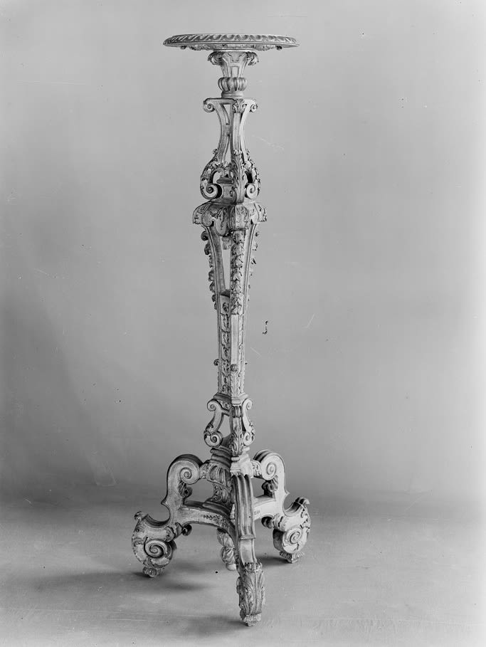 A TABLE FROM QUEEN MARY II’S BEDCHAMBER AT KENSINGTON PALACE, English, 1699