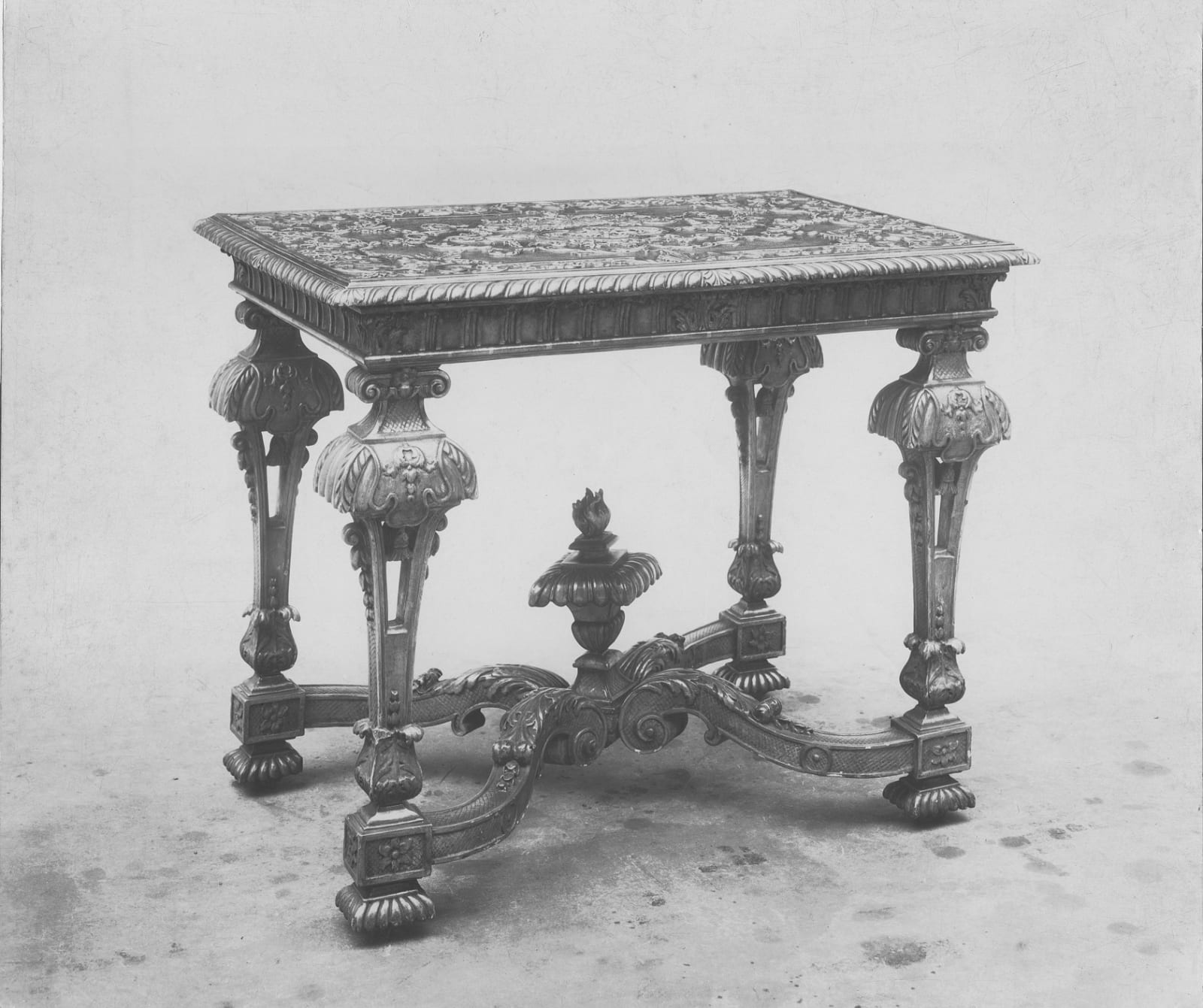 A TABLE FROM QUEEN MARY II’S BEDCHAMBER AT KENSINGTON PALACE, English, 1699