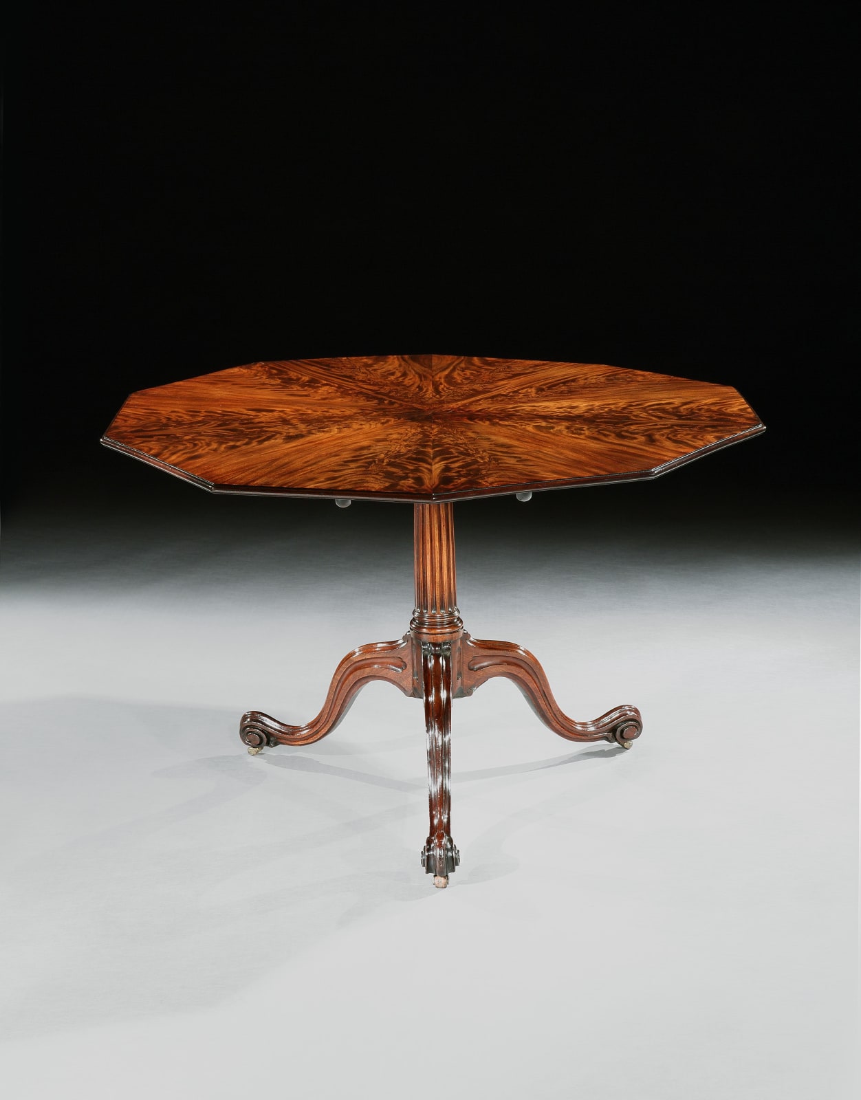 A GEORGE III MAHOGANY TRIPOD TABLE, English, circa 1770