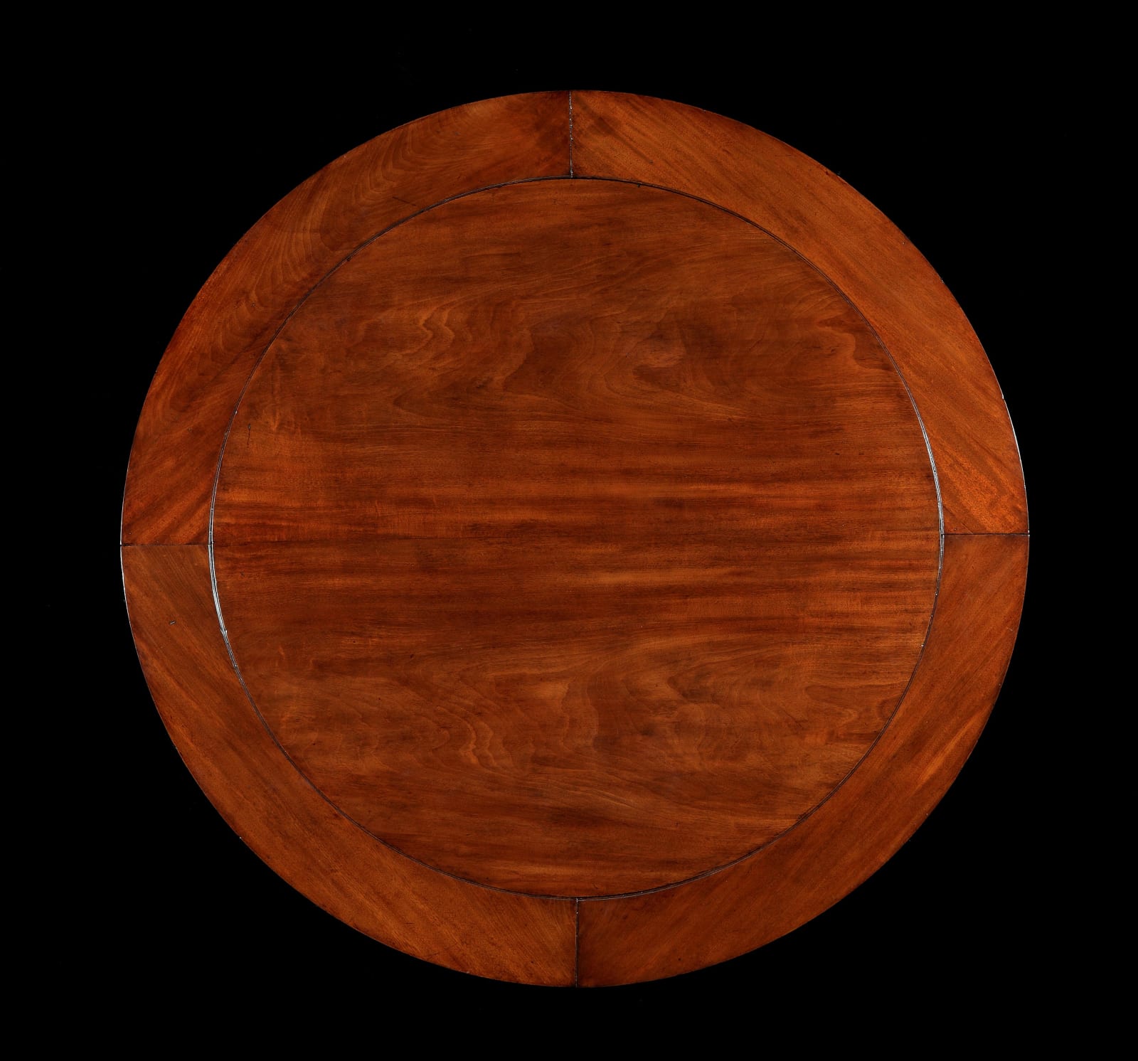 A REGENCY MAHOGANY EXTENDING DINING TABLE, English, circa 1815