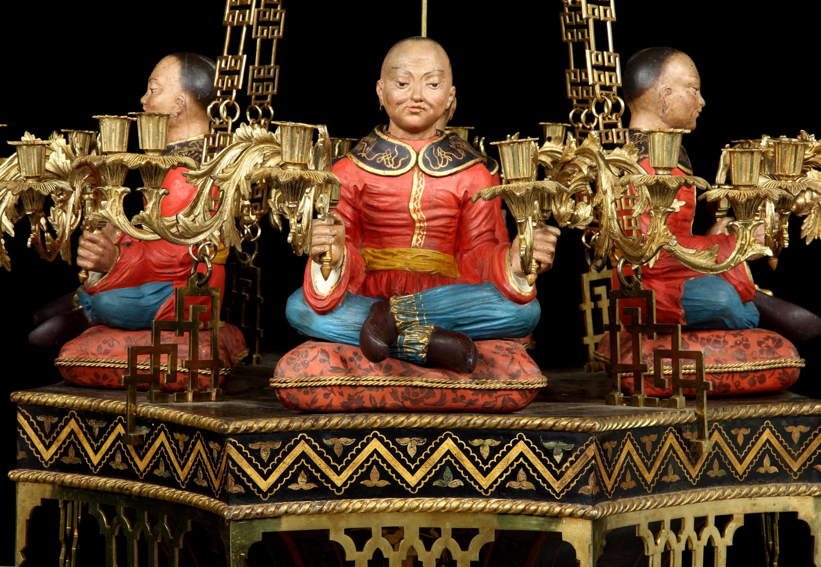 A REGENCY TWENTY FOUR LIGHT CHANDELIER, English: circa 1825