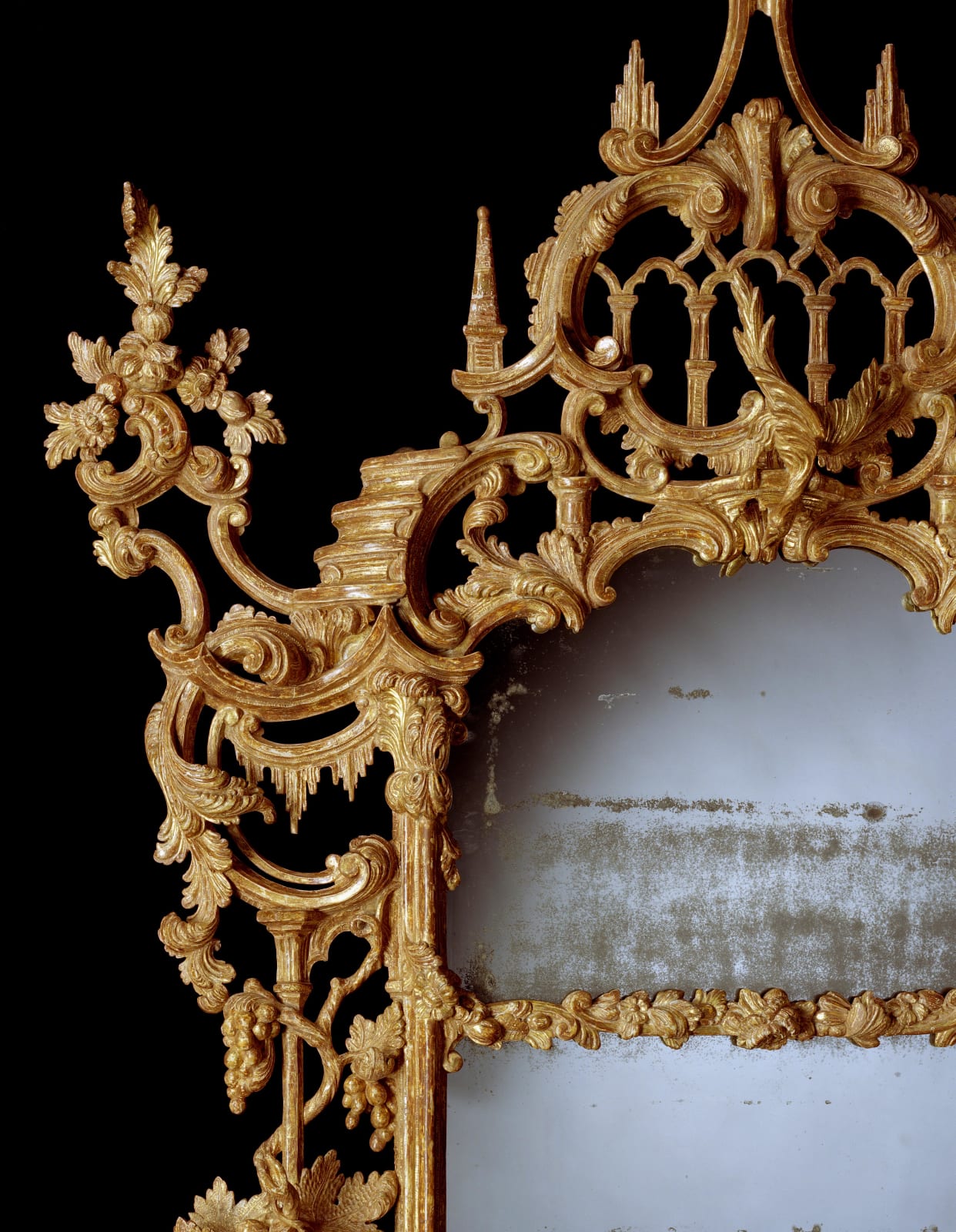 AN IRISH GEORGE III GILTWOOD MIRROR, Irish, circa 1765