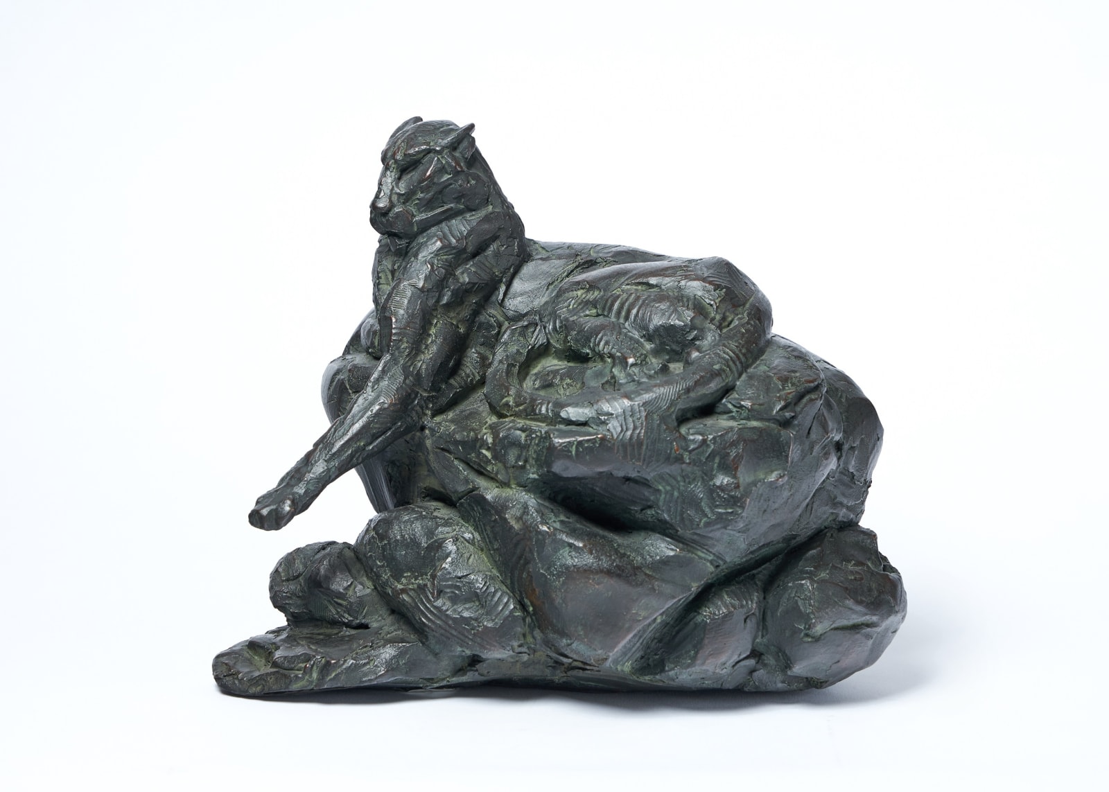 Dylan Lewis, Leopard Lying on Rocks II maquette