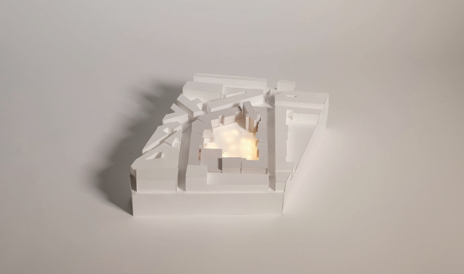 Louis Aston, Concept Model