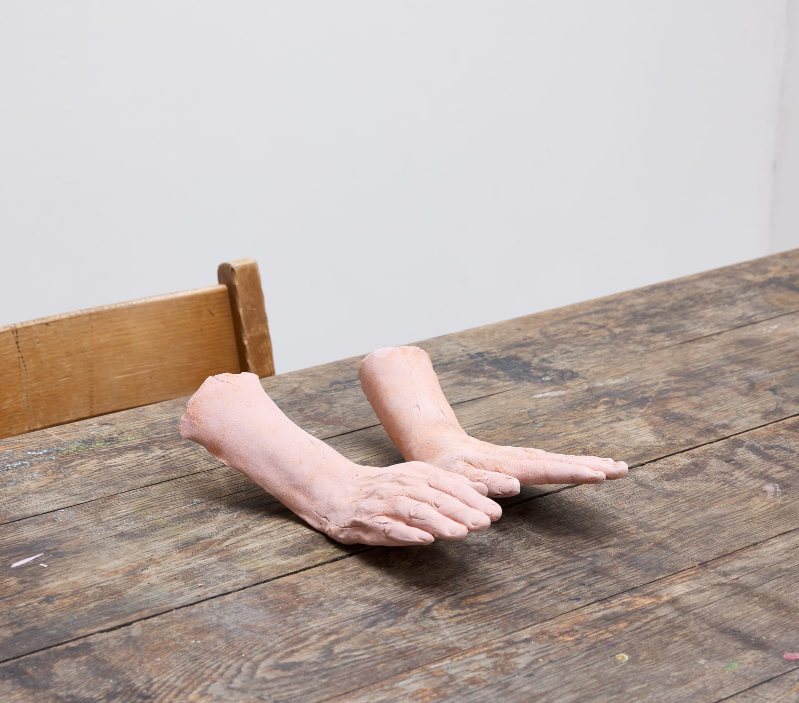 Roksana Pirouzmand, Rocking Hands, 2024