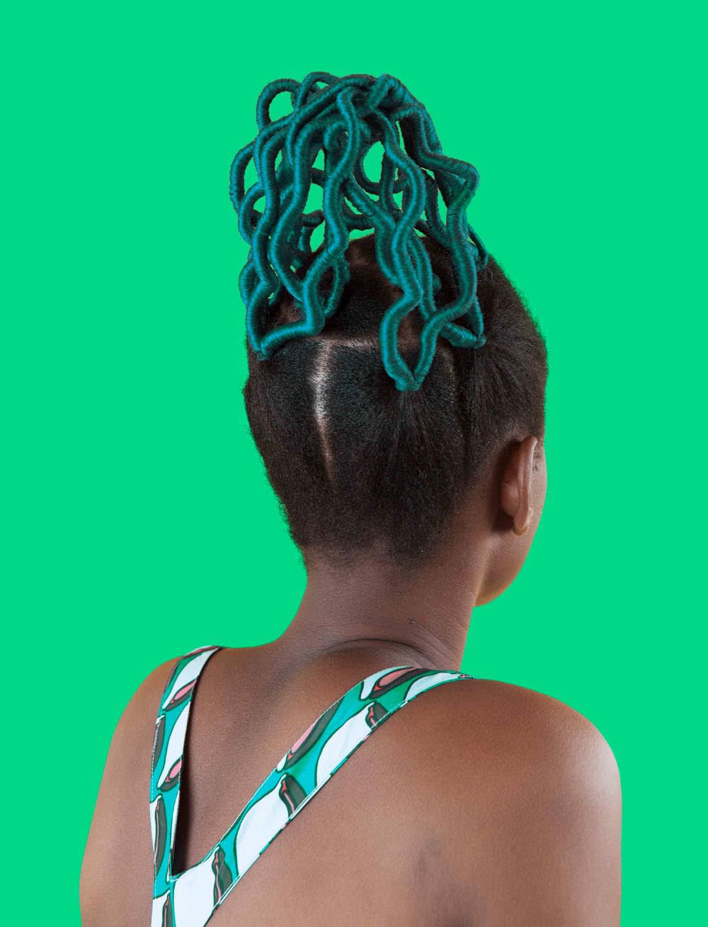 Medina Dugger, Teal Suku Sinero de la série CHROMA: une ode à J.D. ‘Okhai Ojeikere', 2017