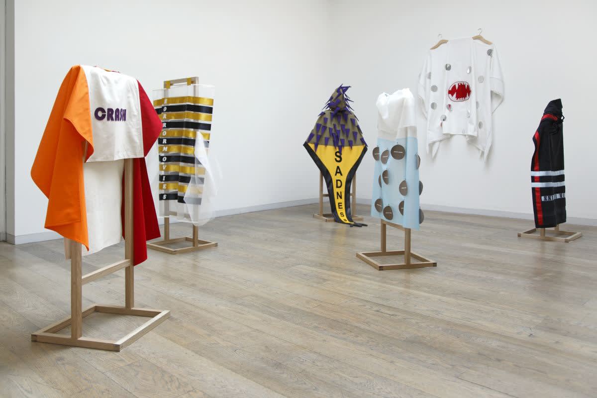 children's capes installation / Rivane Neuenschwander