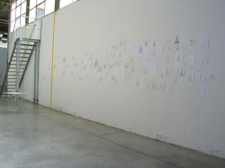 wall of eiffel tour drawings