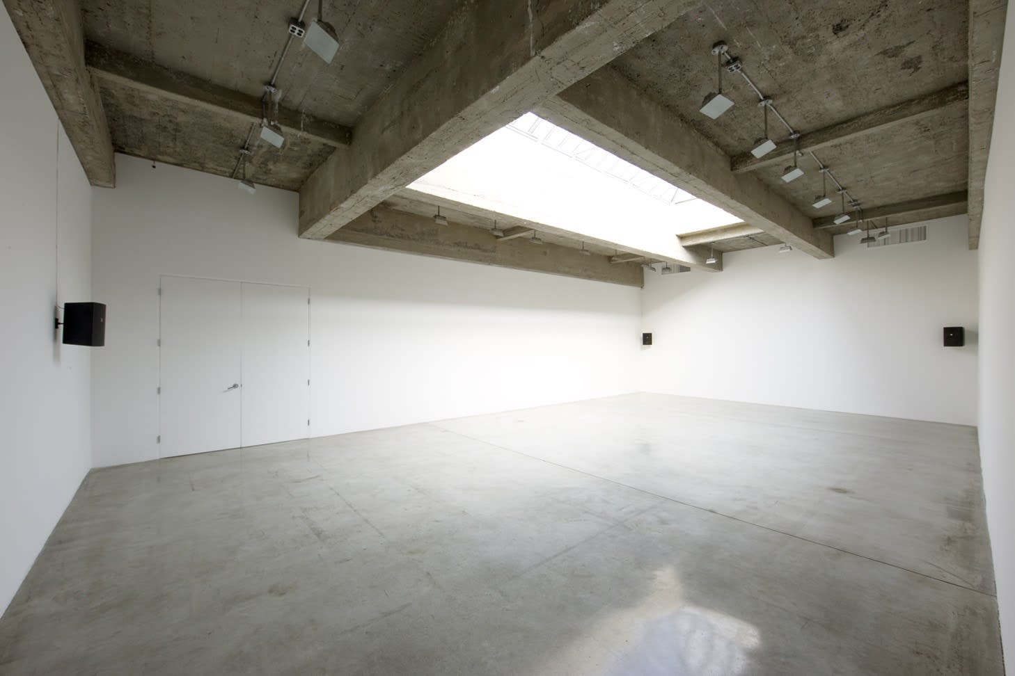 Susan Philipsz installation, Here comes Everybody