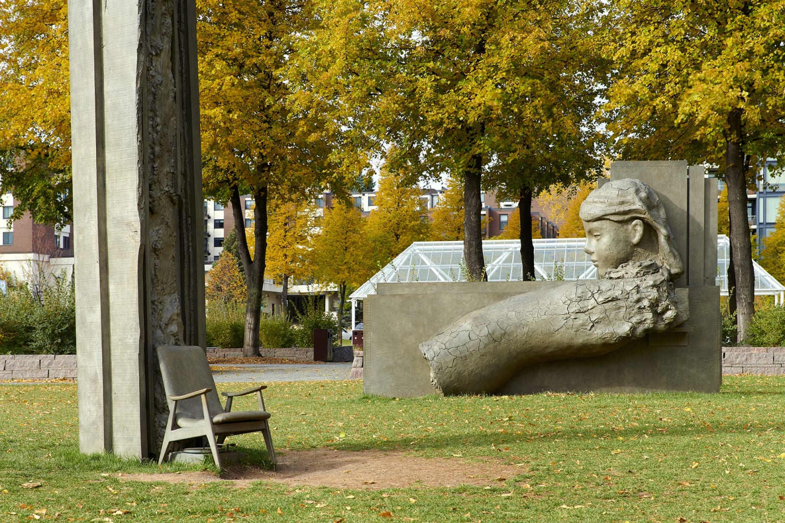 image of Mark Manders large bronze sculpture of figures in garden