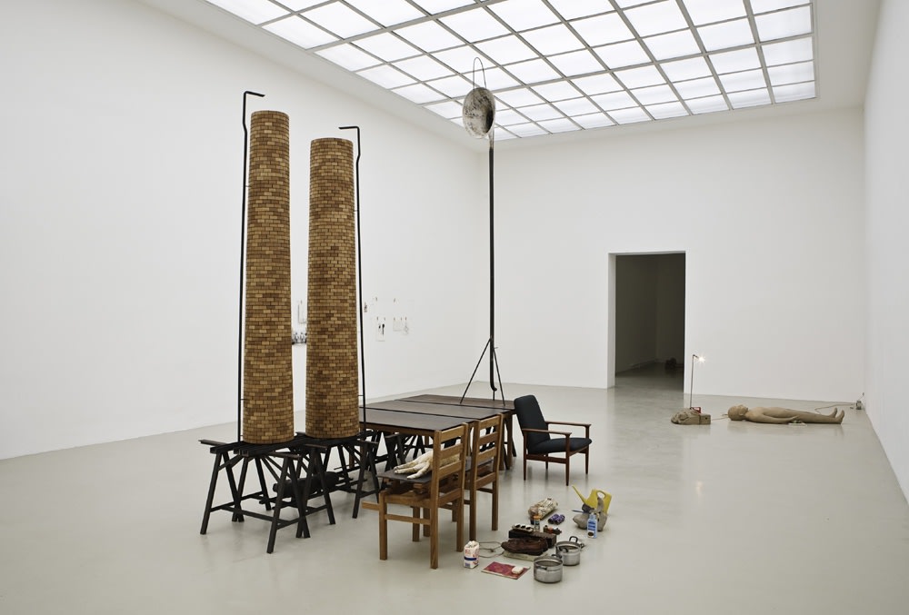 image of Mark Manders factory sculpture