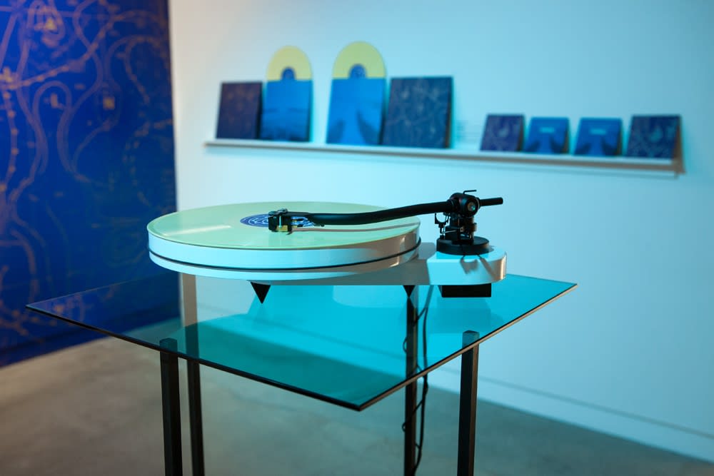 Image of Charles Long 'iceberg' sculptures