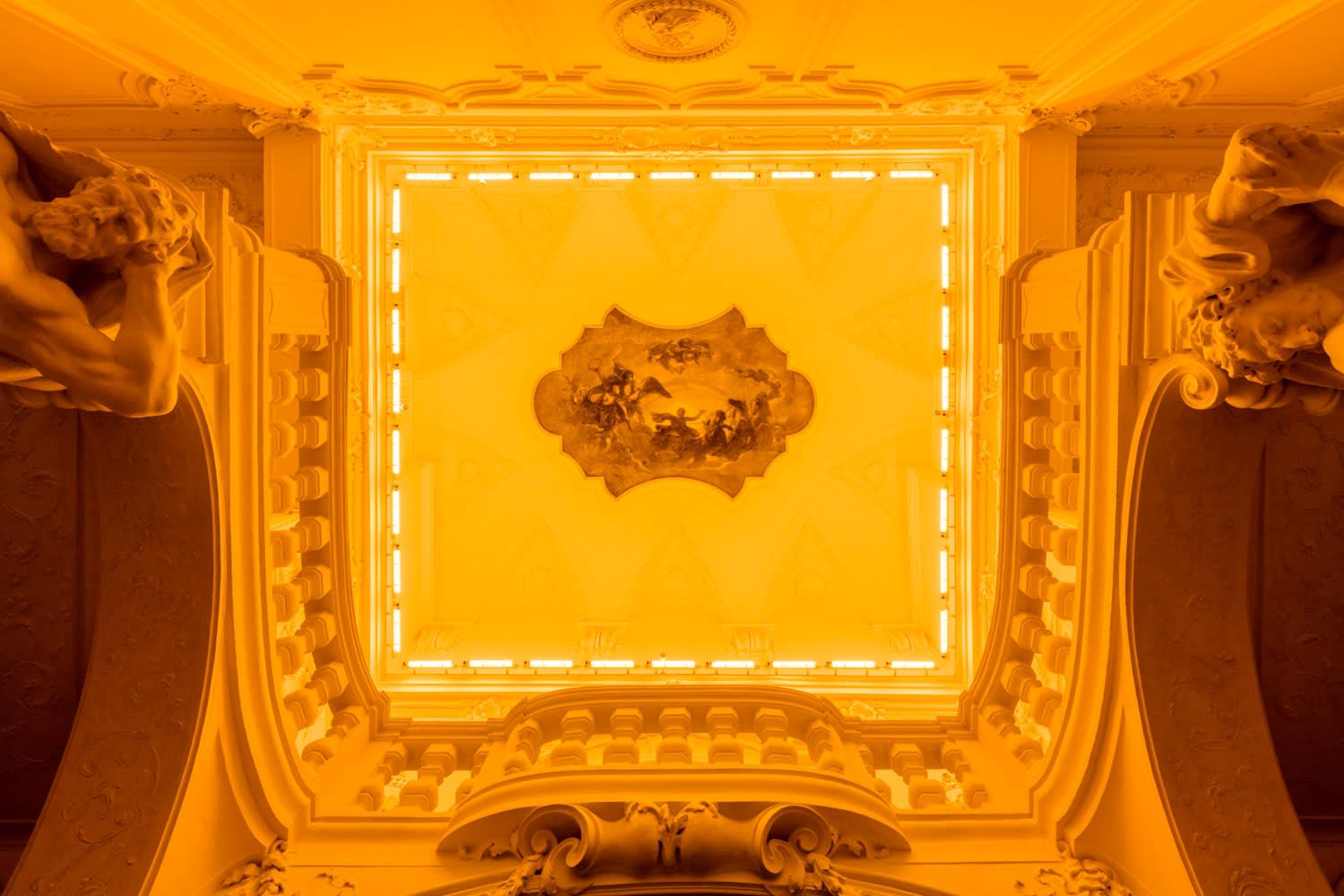image of room with monofrequency lights