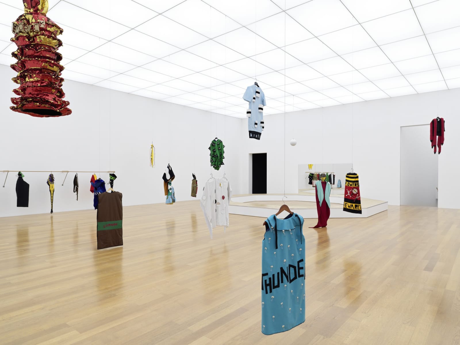 Installation image of Rivane Neuenschwander: knife does not cut fire