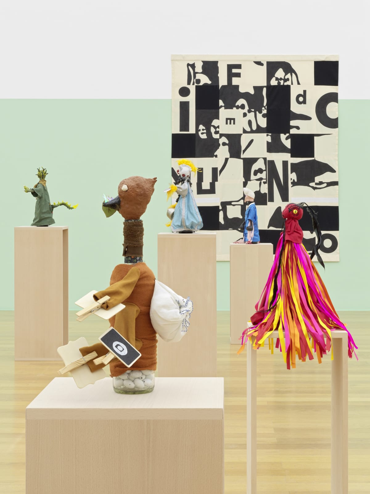 Installation image of Rivane Neuenschwander: knife does not cut fire