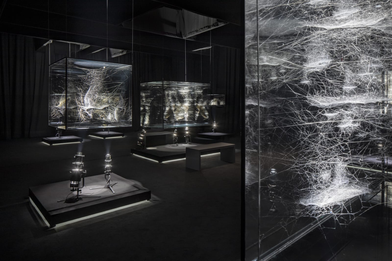 Installation image of Tomás Saraceno: Particular Matter(s)