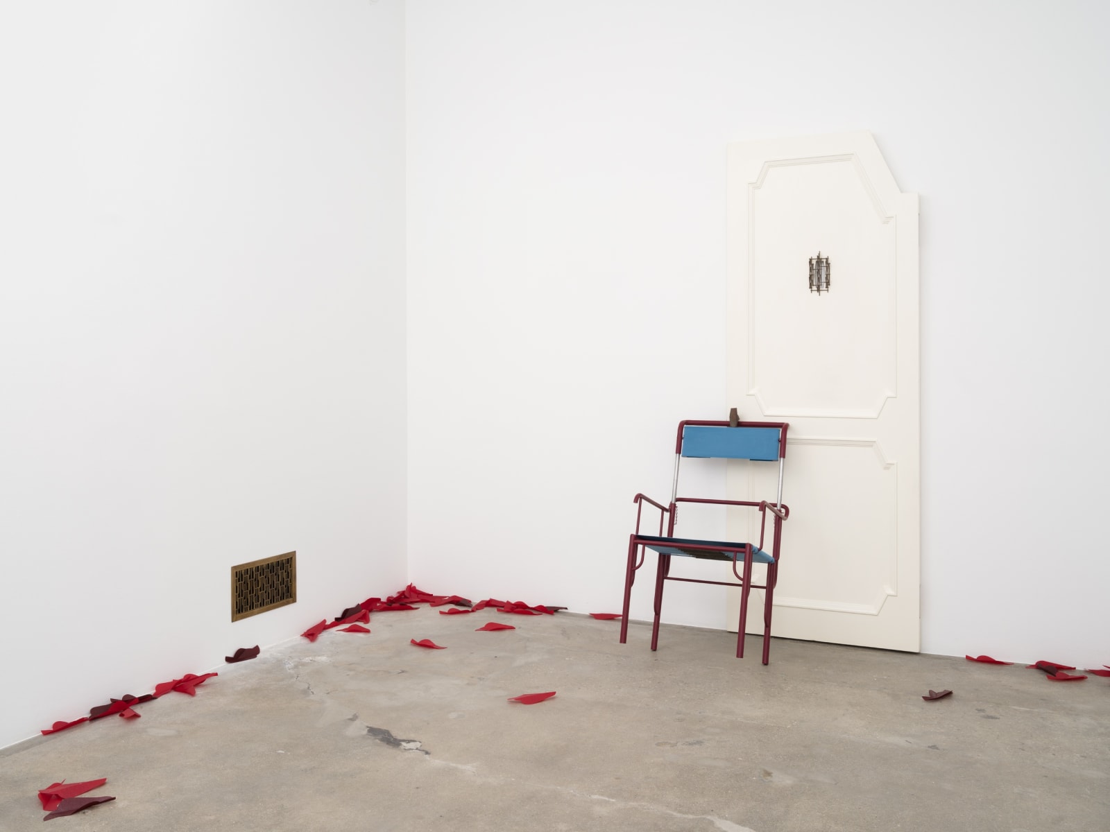 installation images of Martin Boyce Tanya Bonakdar Gallery in Los Angeles, 2022.