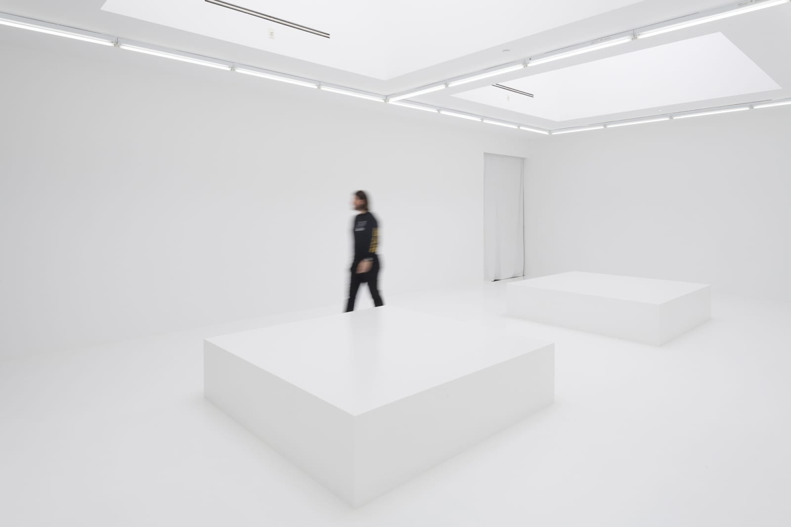 Jonsi "White out" exhibition installation view