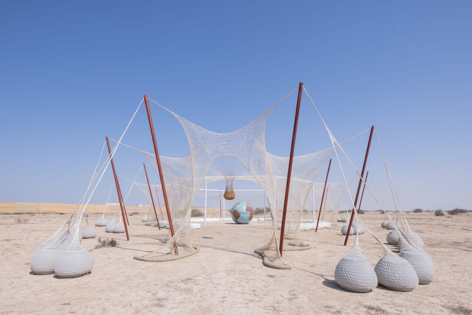 Image of Ernesto Neto, SlugTurtle, TemplEarth, 2022.