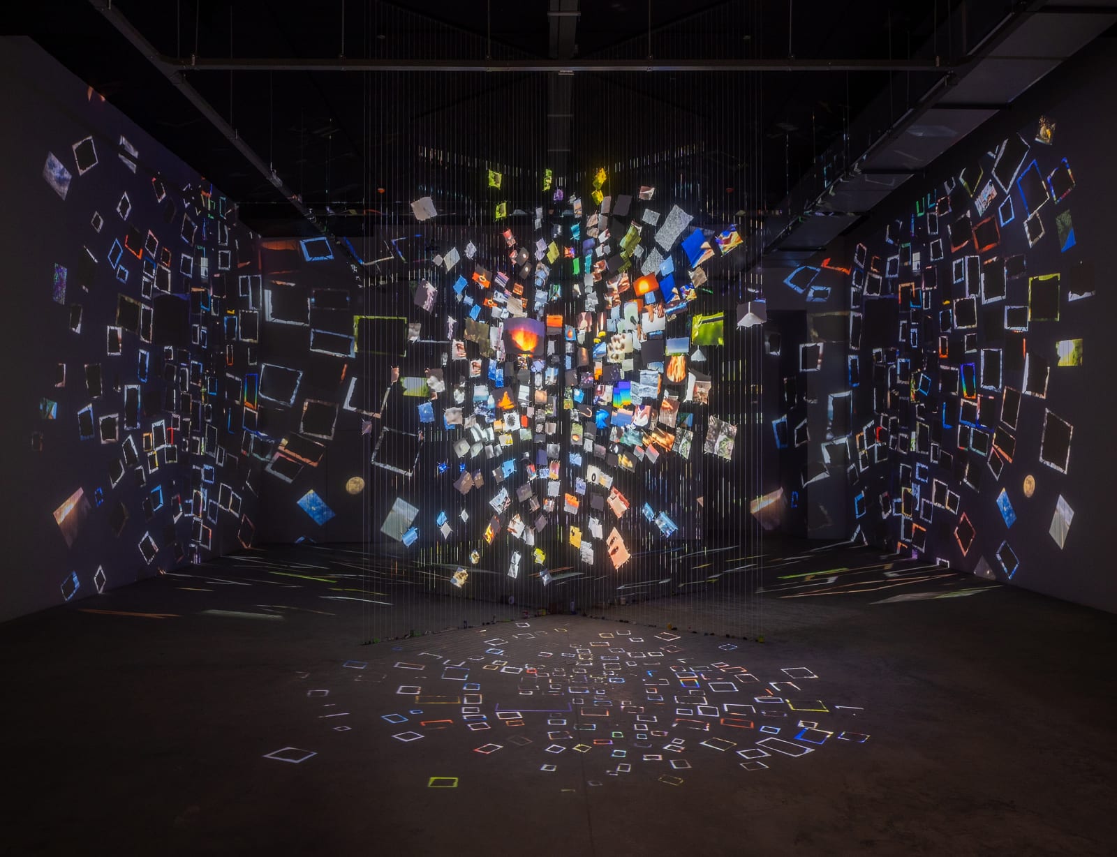 Sarah Sze, Pictures at an Exhibition at The Thailand Biennial, 2023. © Sarah Sze