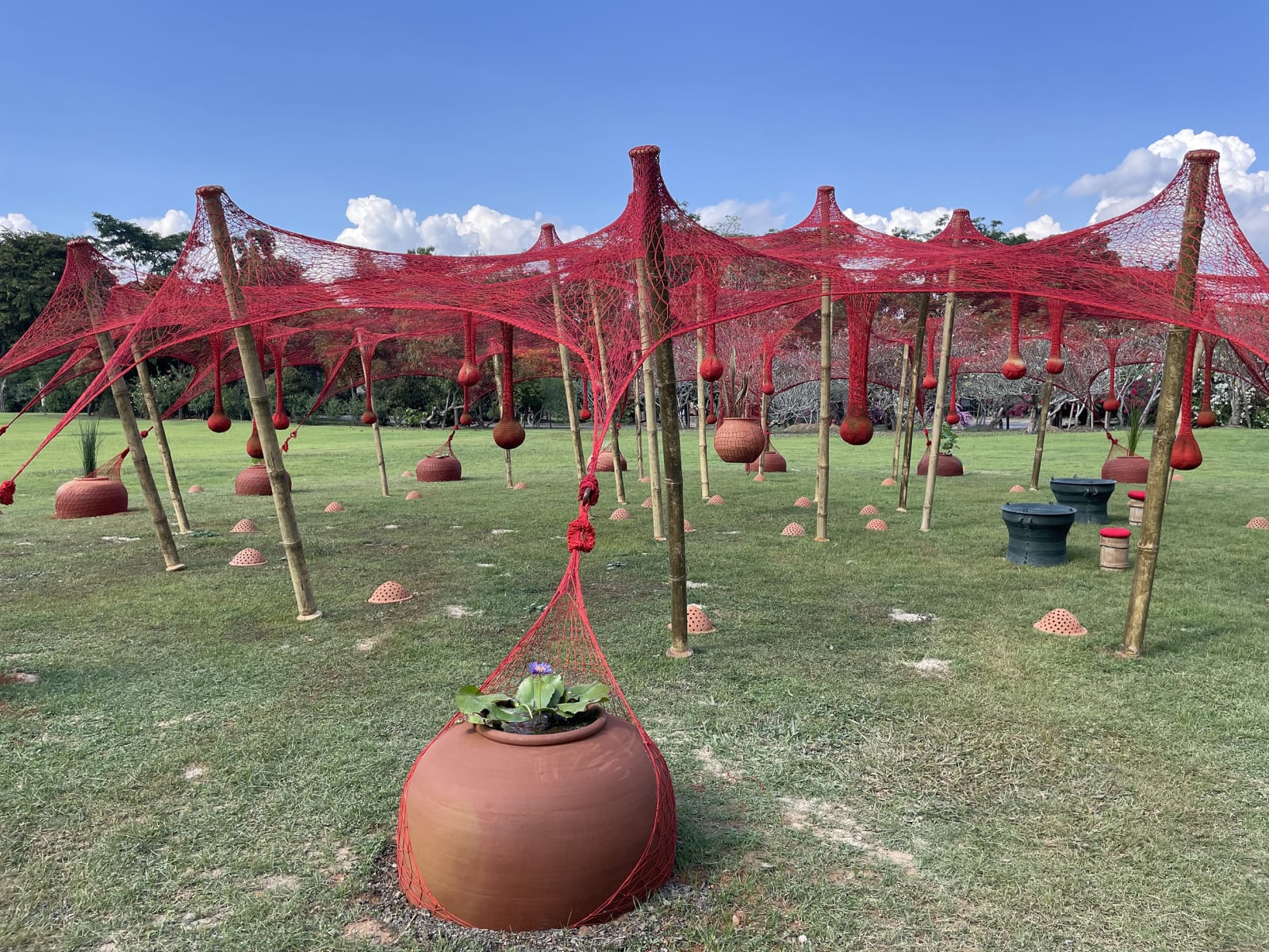 Ernesto Neto, ChantDance for Chiang Rai at The Thailand Biennial, 2023. © Ernesto Neto