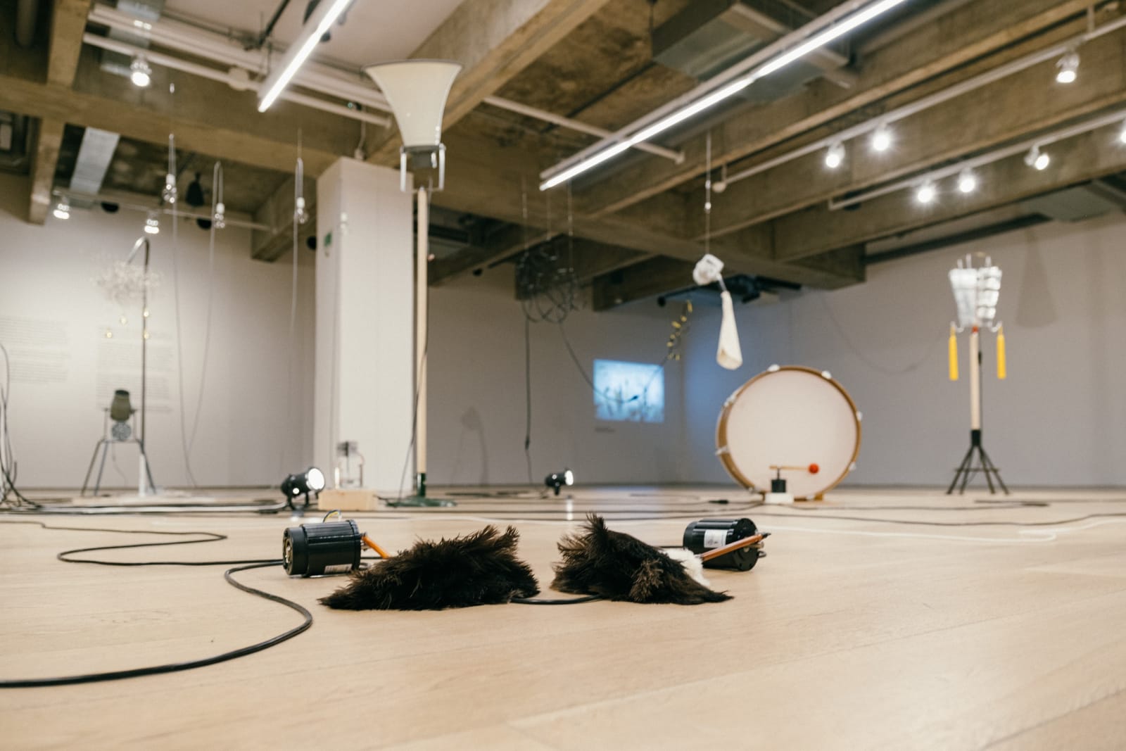 Installation view of “Parade (a Drip, a Drop, the End of the Tale)” Japan House São Paulo, São Paulo, 2021.