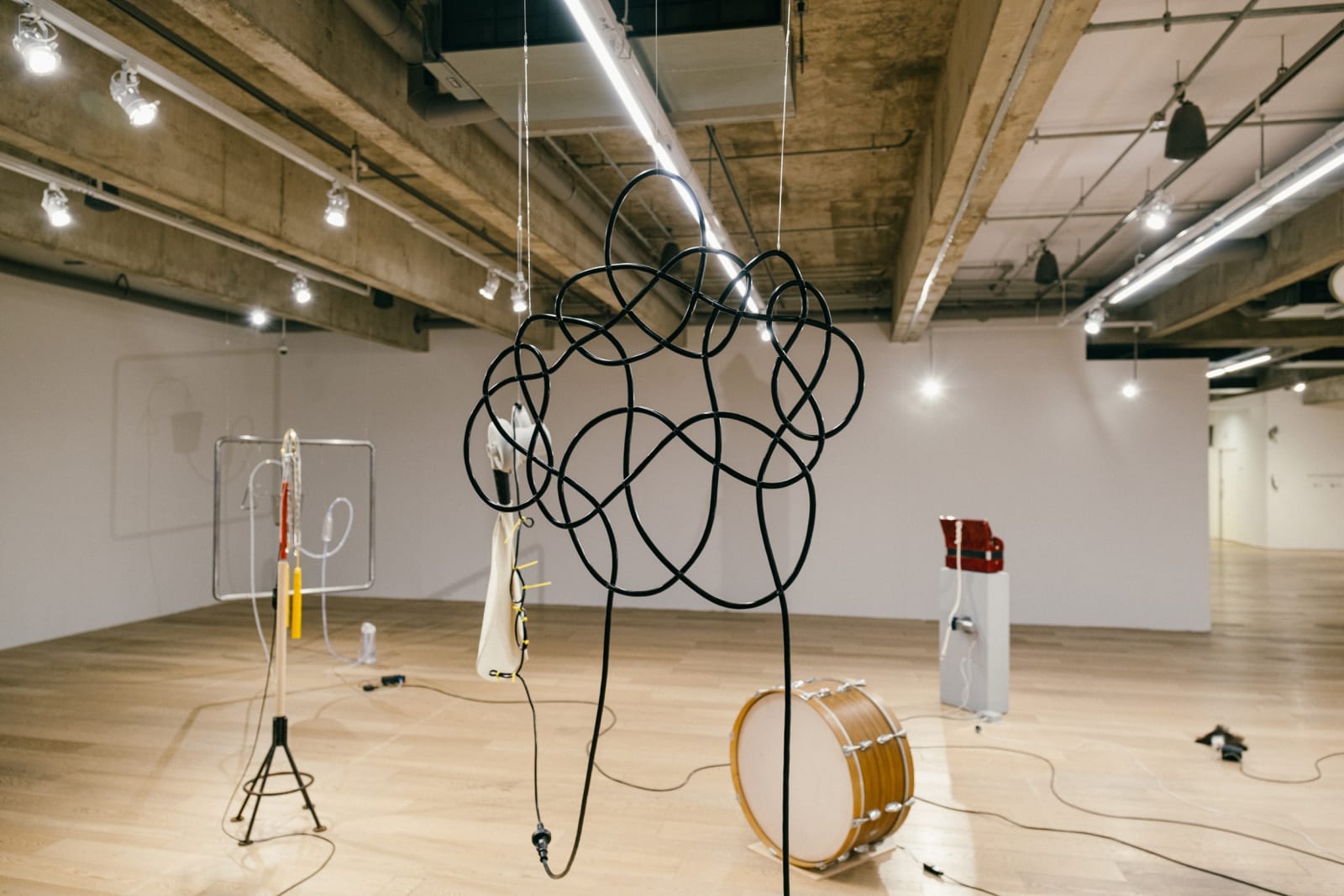 Installation view of “Parade (a Drip, a Drop, the End of the Tale)” Japan House São Paulo, São Paulo, 2021.