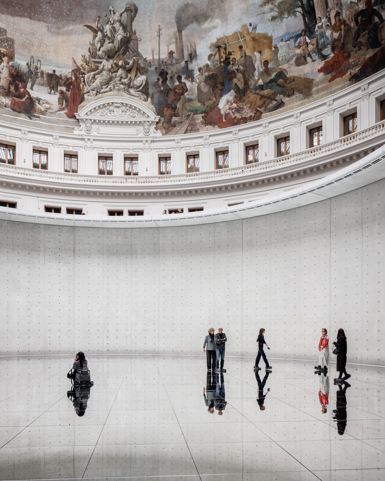 View of the exhibition “Le monde comme il va”, Bourse de Commerce – Pinault Collection, Paris, 2024. © Tadao Ando Architect & Associates, Niney et Marca Architectes, agence Pierre-Antoine Gatier. Photo: Florent Michel/11h45/Pinault Collection. © Kimsooja/
