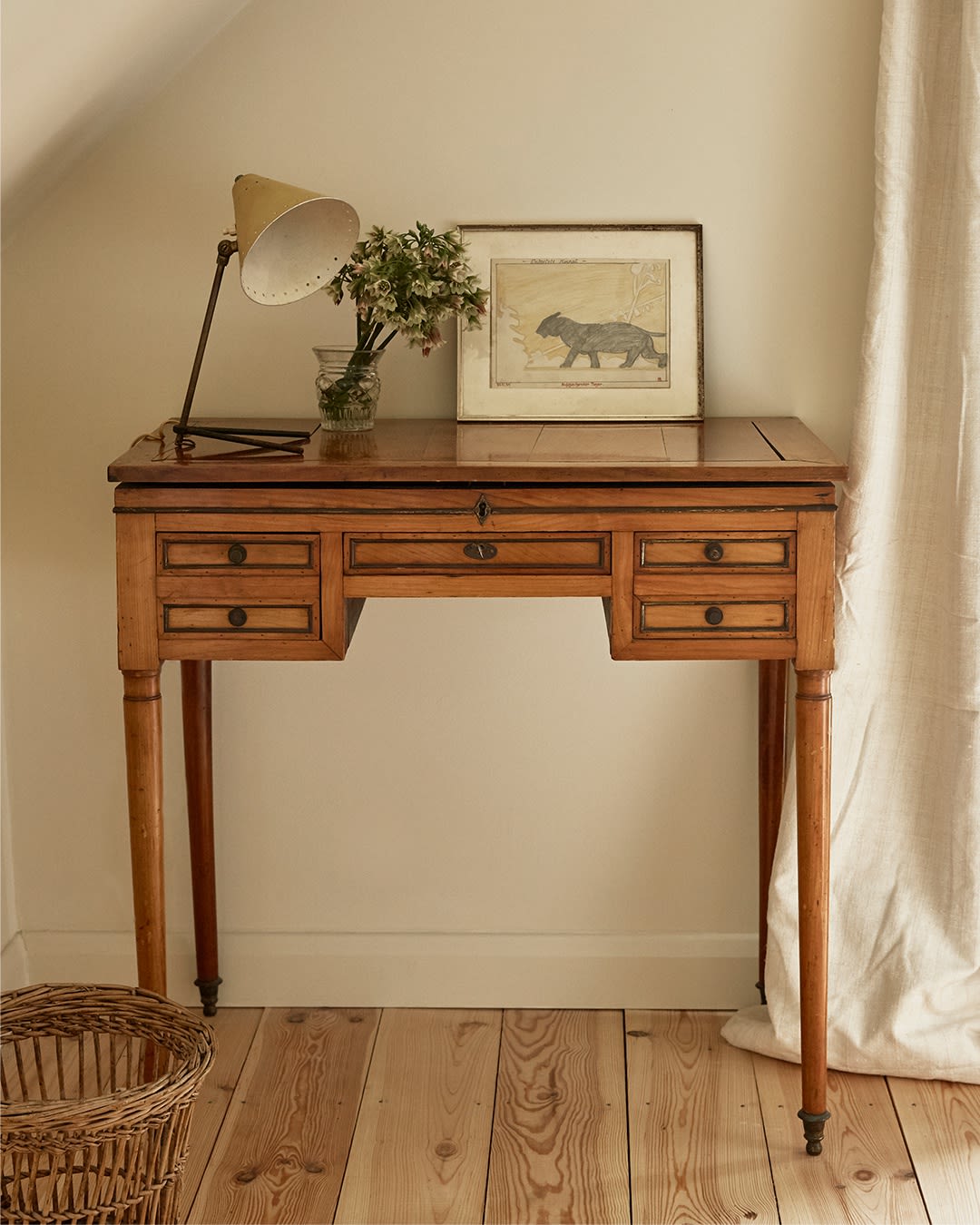 FRENCH DRESSING TABLE
